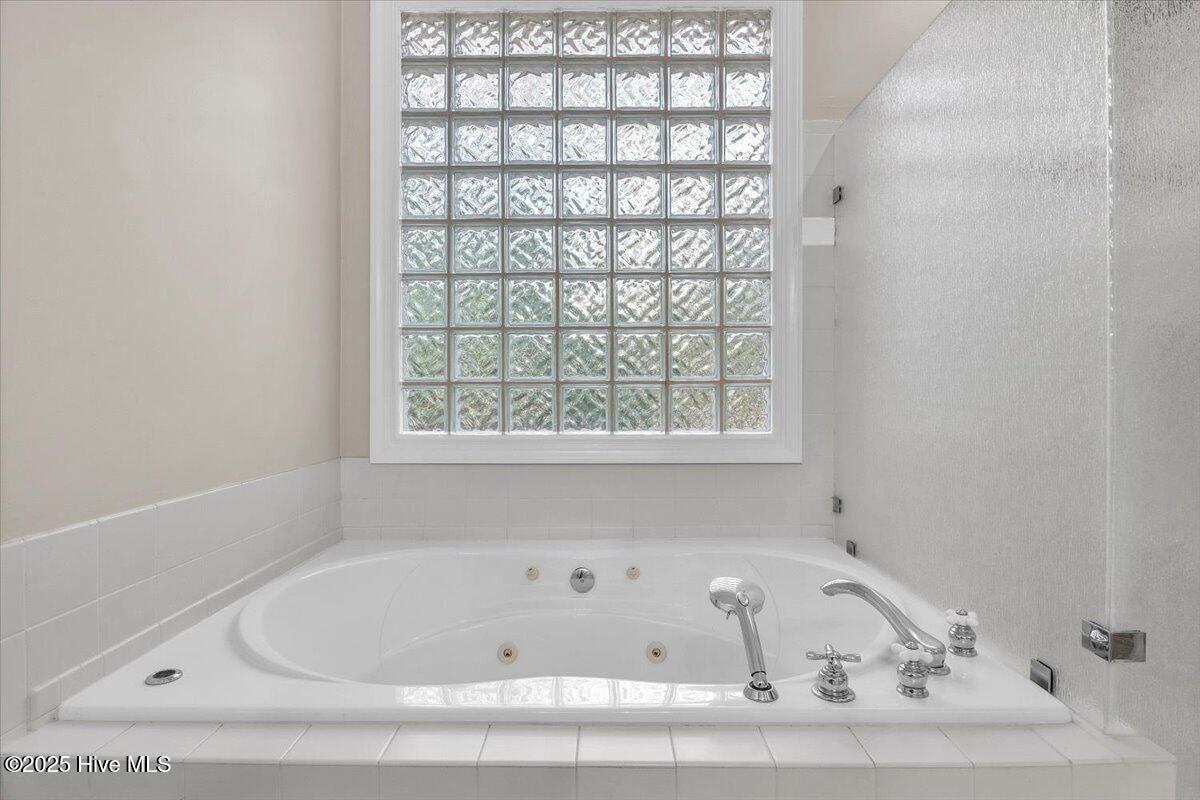 100545058 | Photo 30