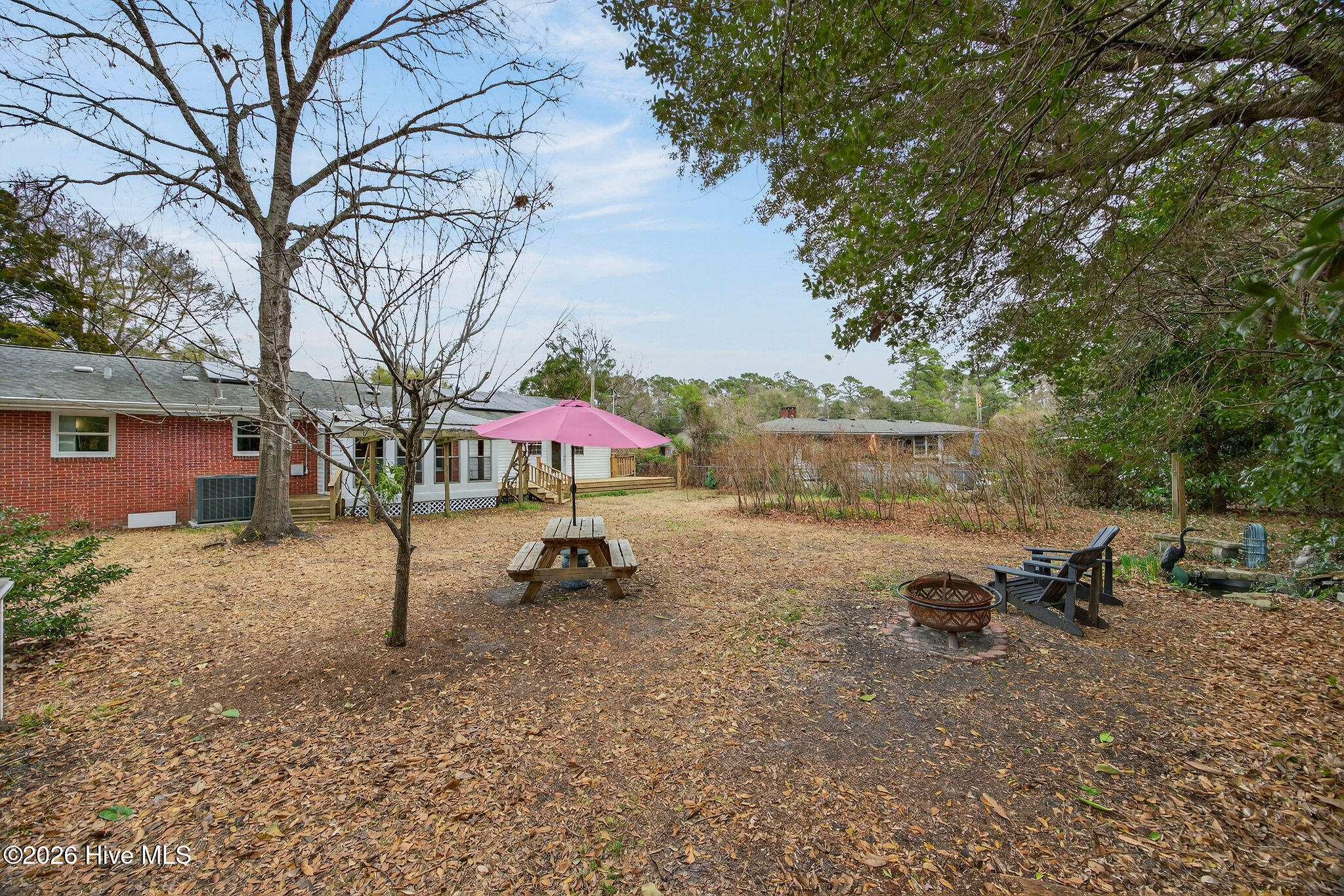 100557140 | Photo 46