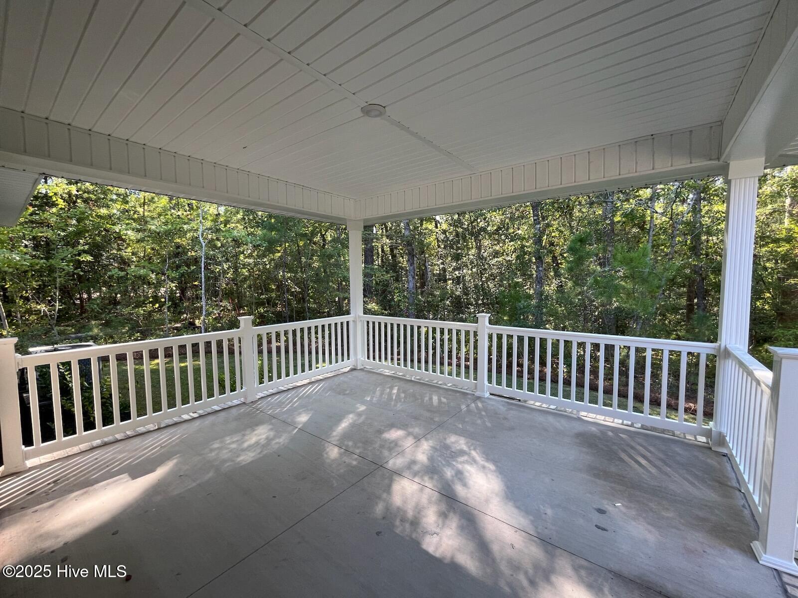 100467983 | Photo 28