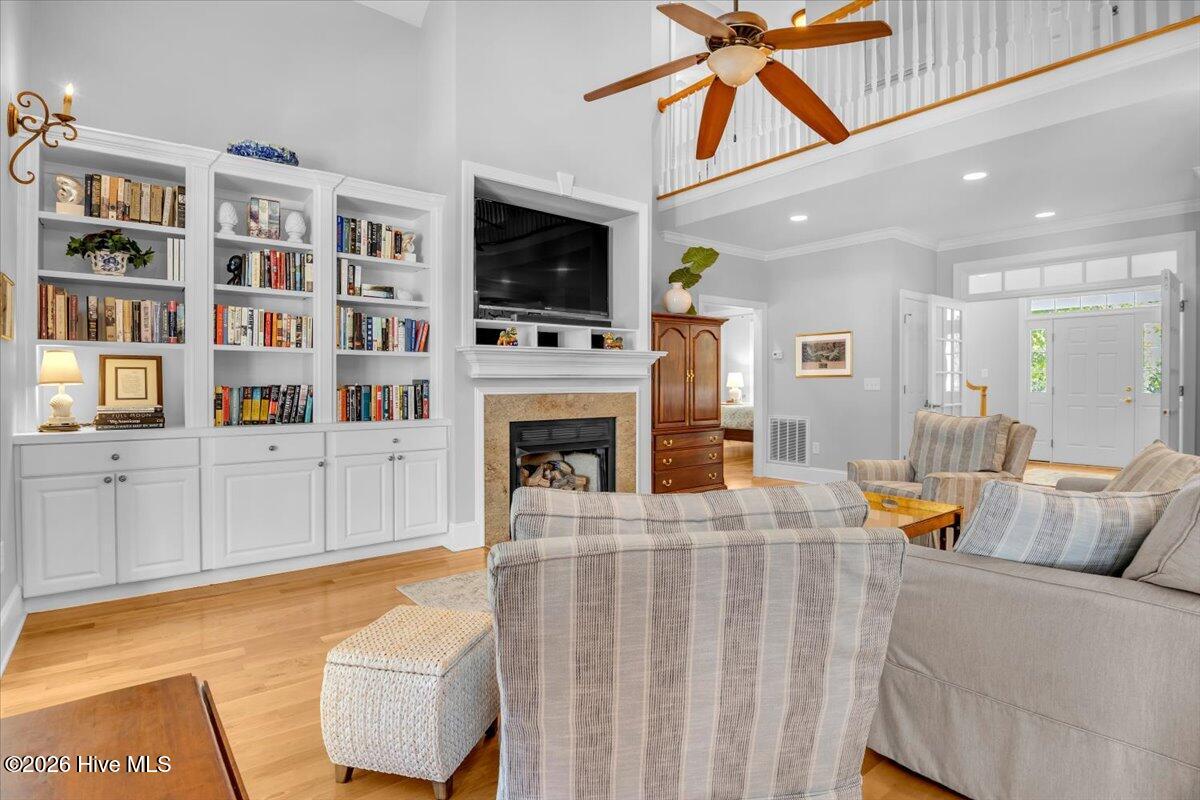 100565920 | Photo 24