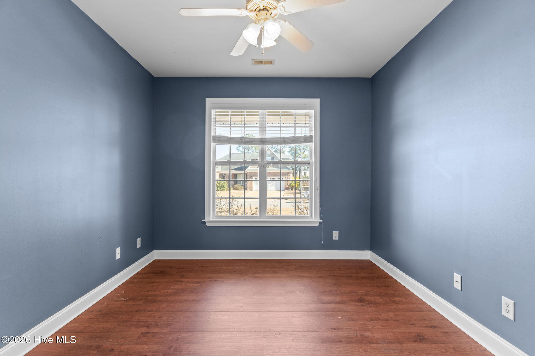 100542717 | Photo 17