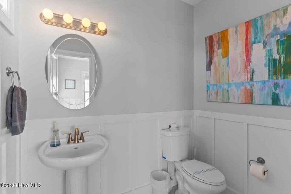 100570467 | Photo 22