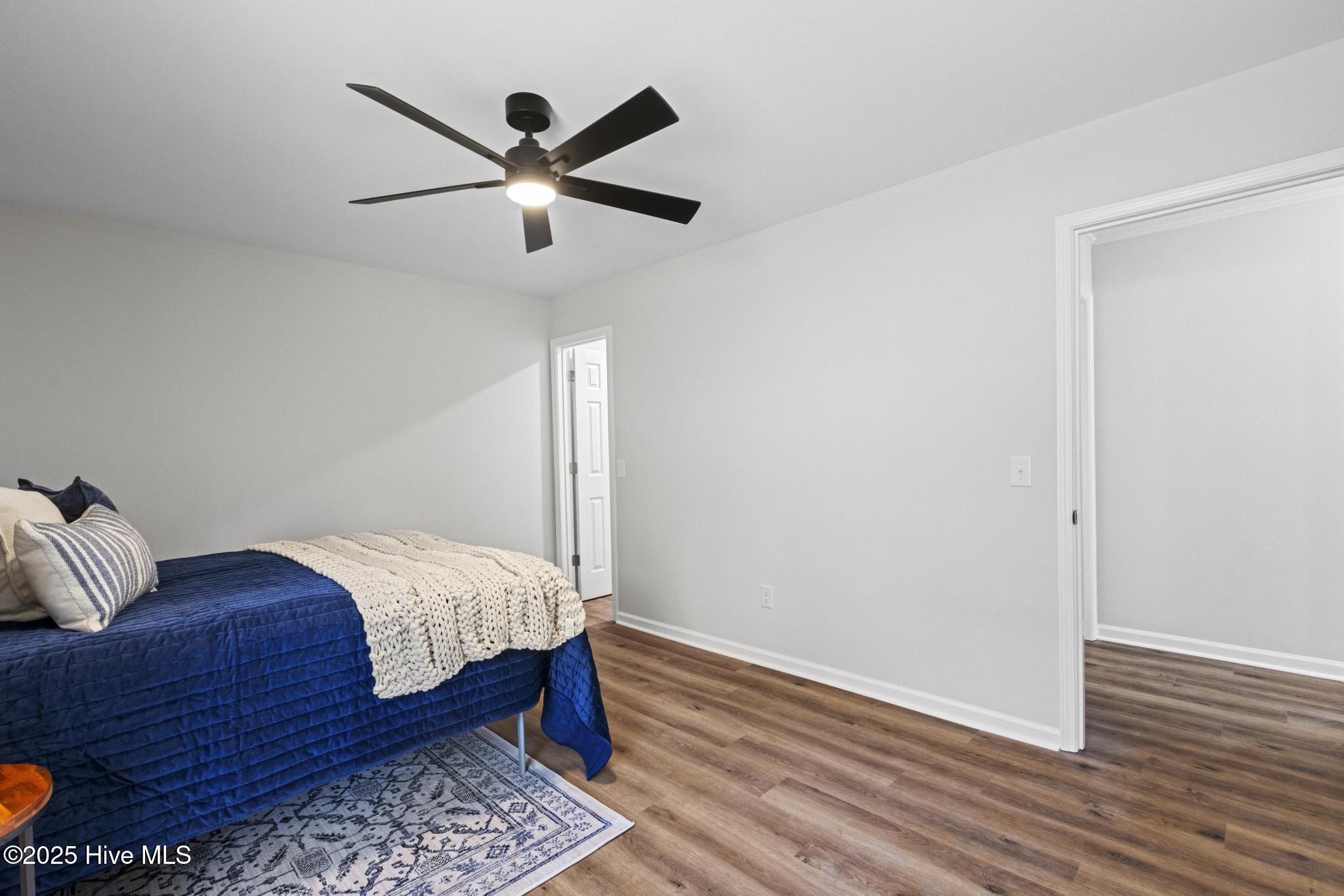 100541728 | Photo 25