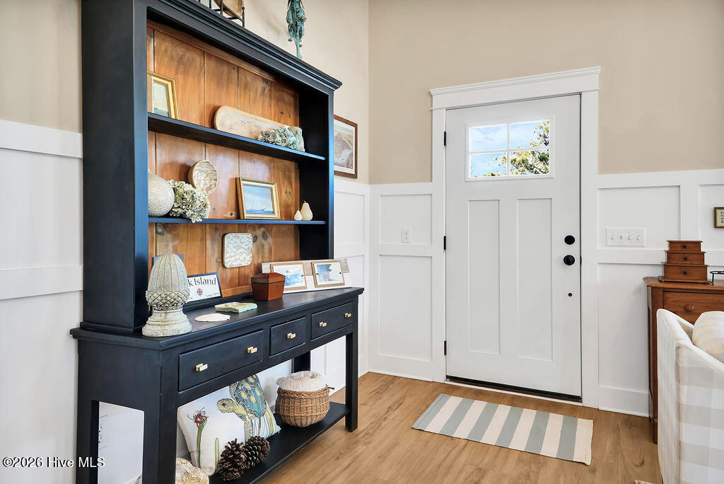 100561148 | Photo 10