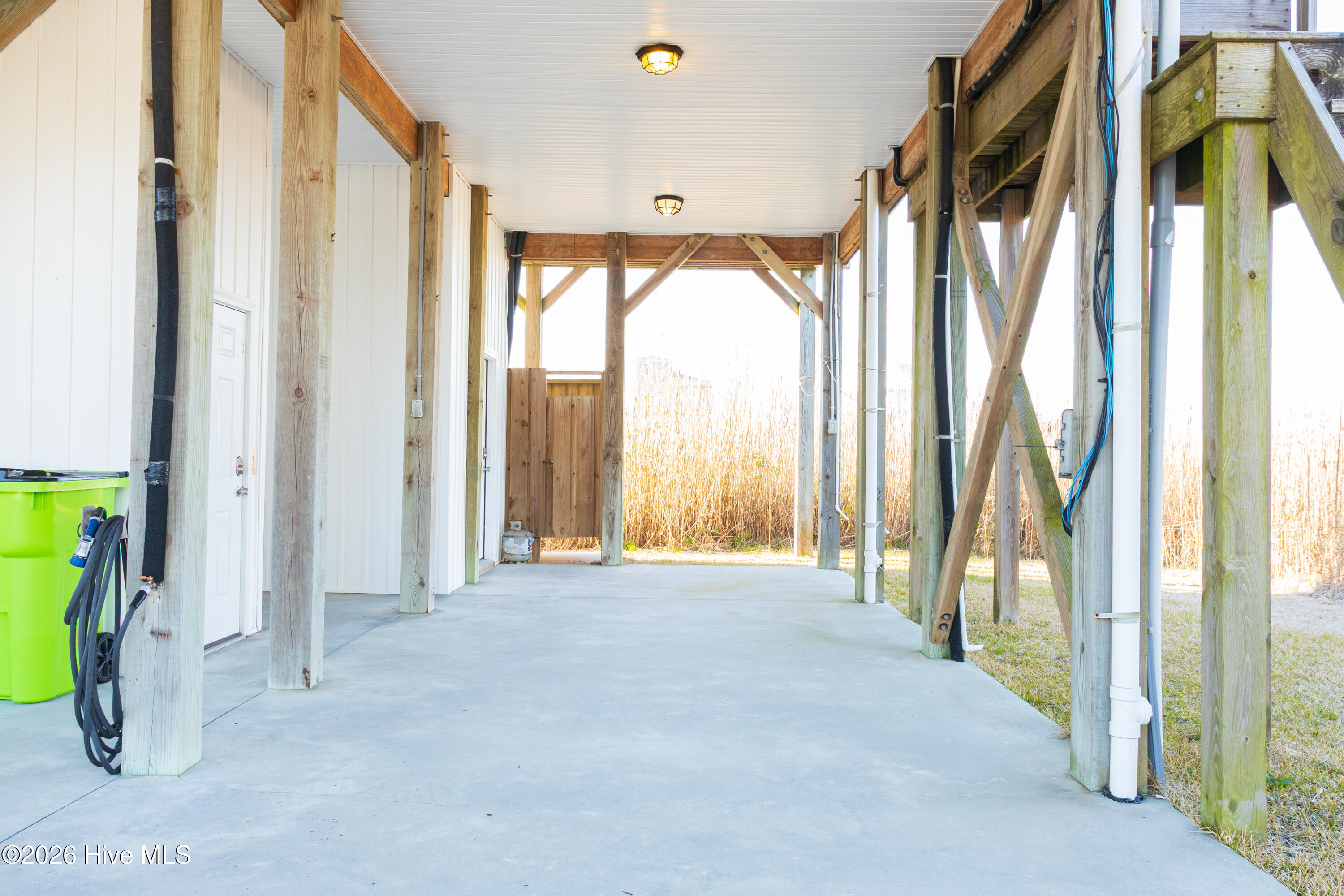 100559120 | Photo 34