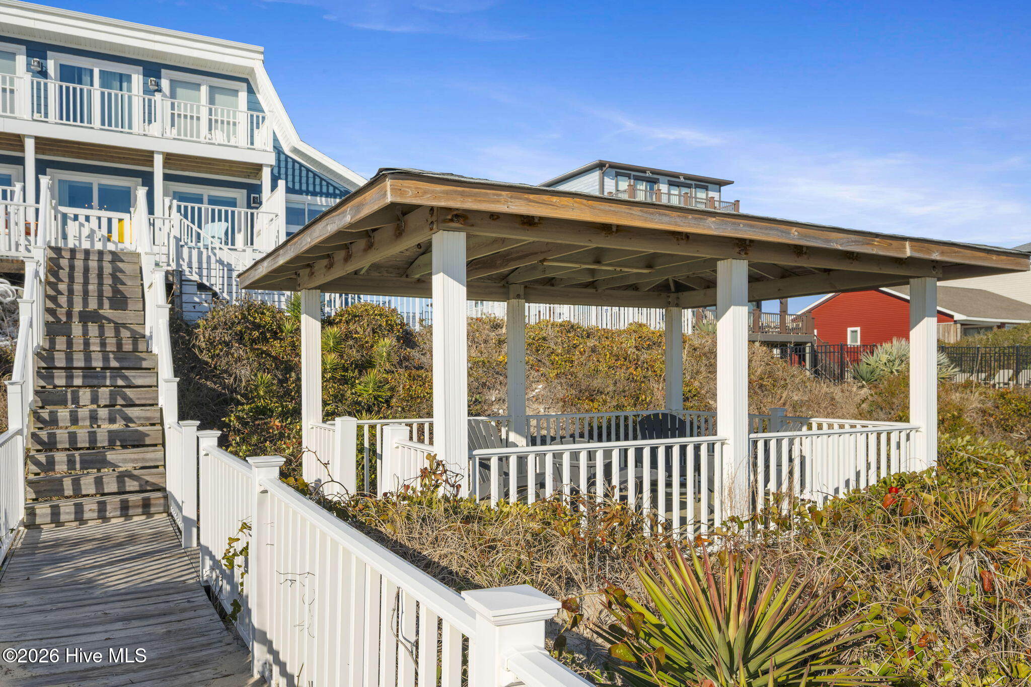 100552942 | Photo 64