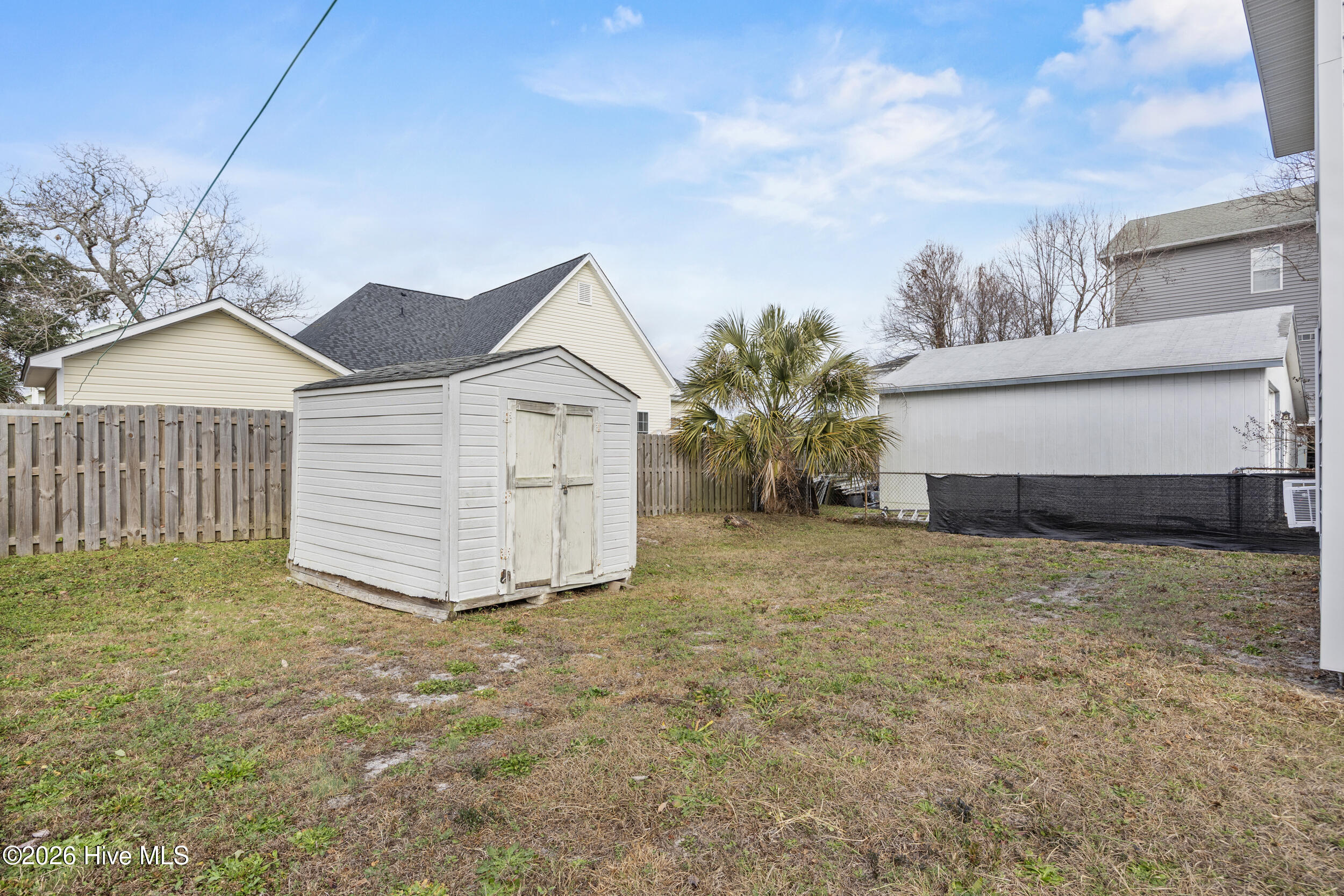 100548629 | Photo 30