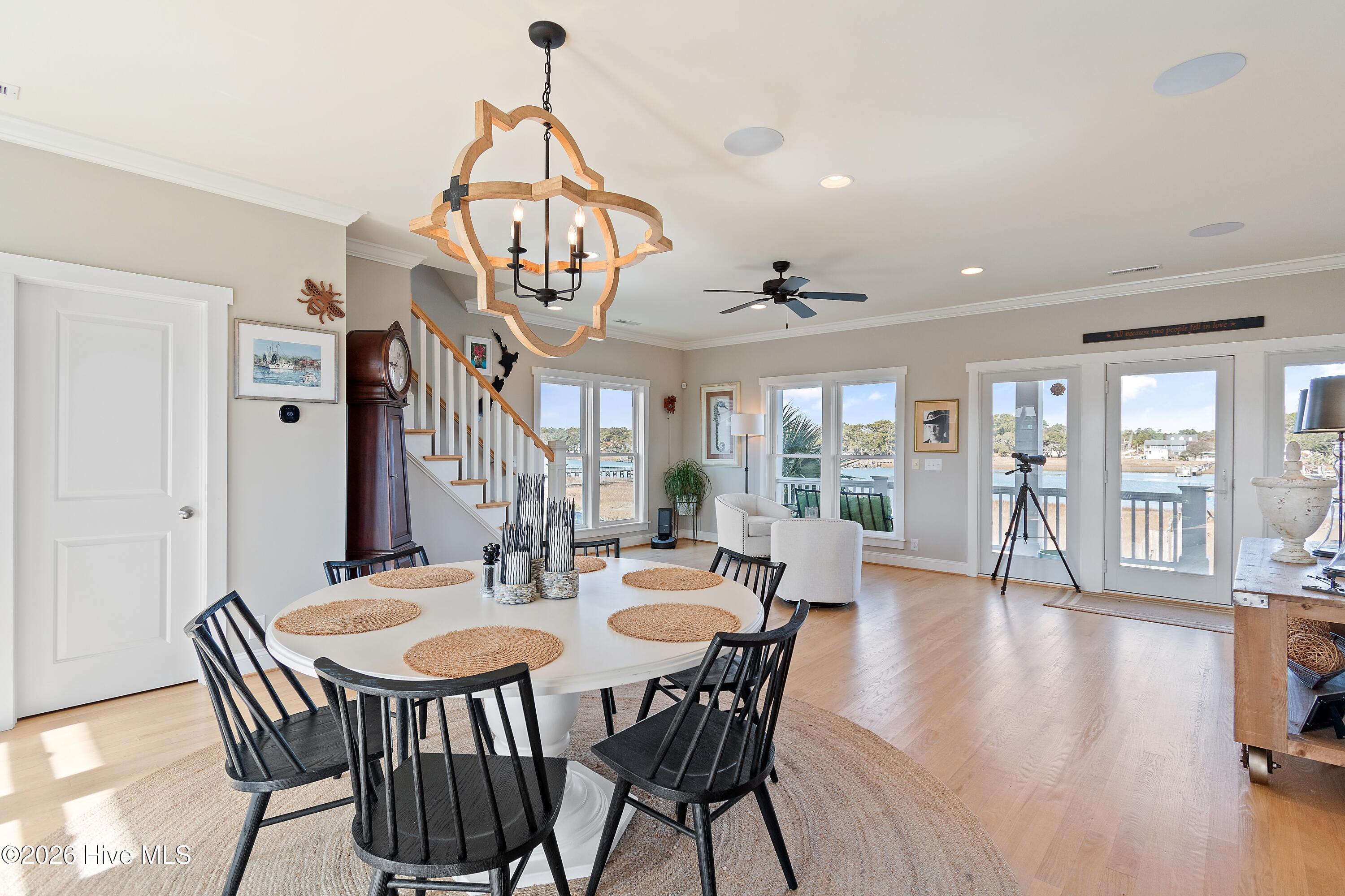 100547870 | Photo 10