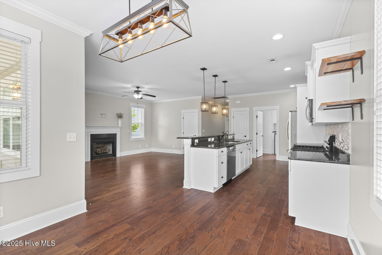 100507529 | Photo 18