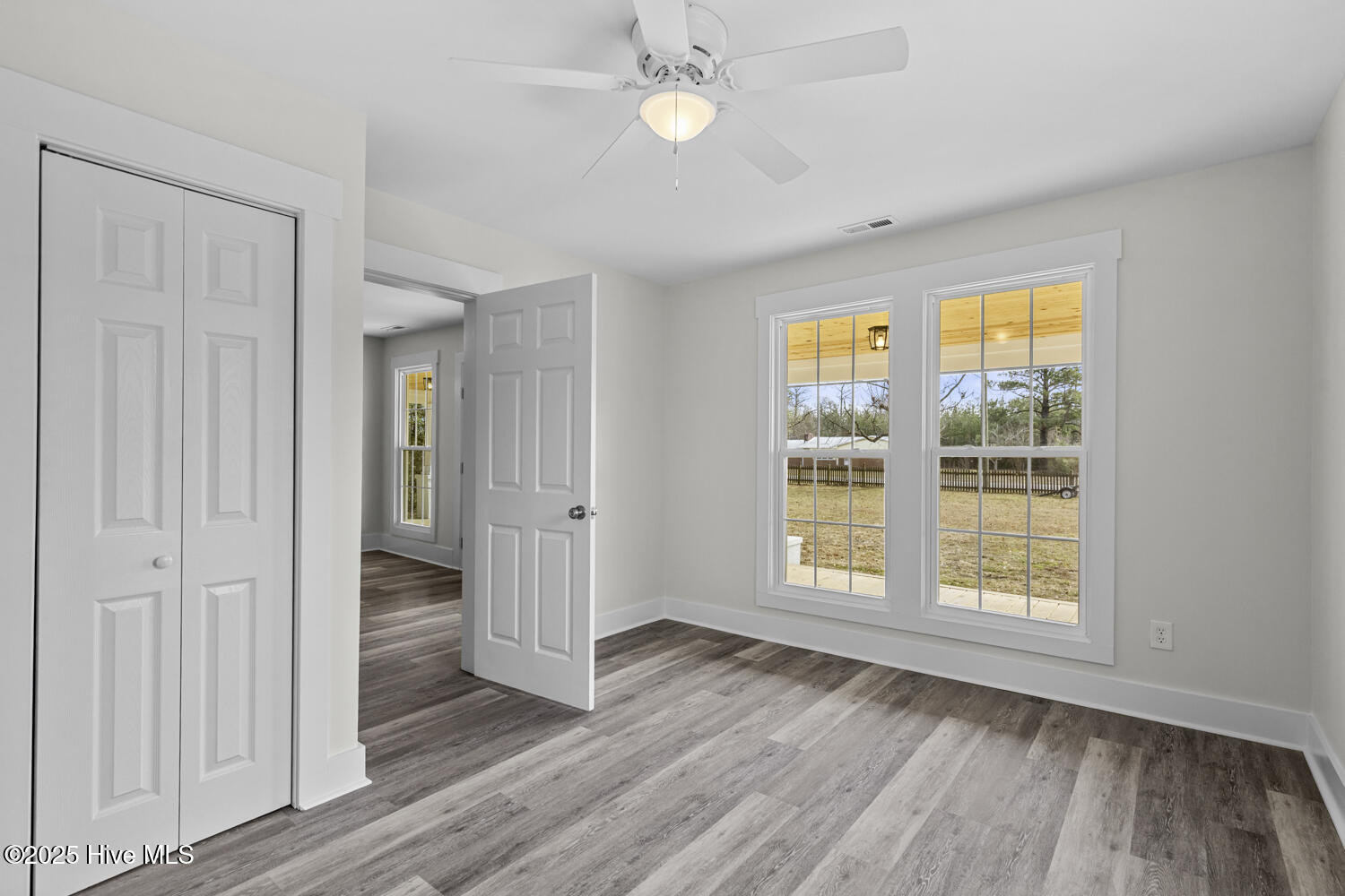 100544885 | Photo 23