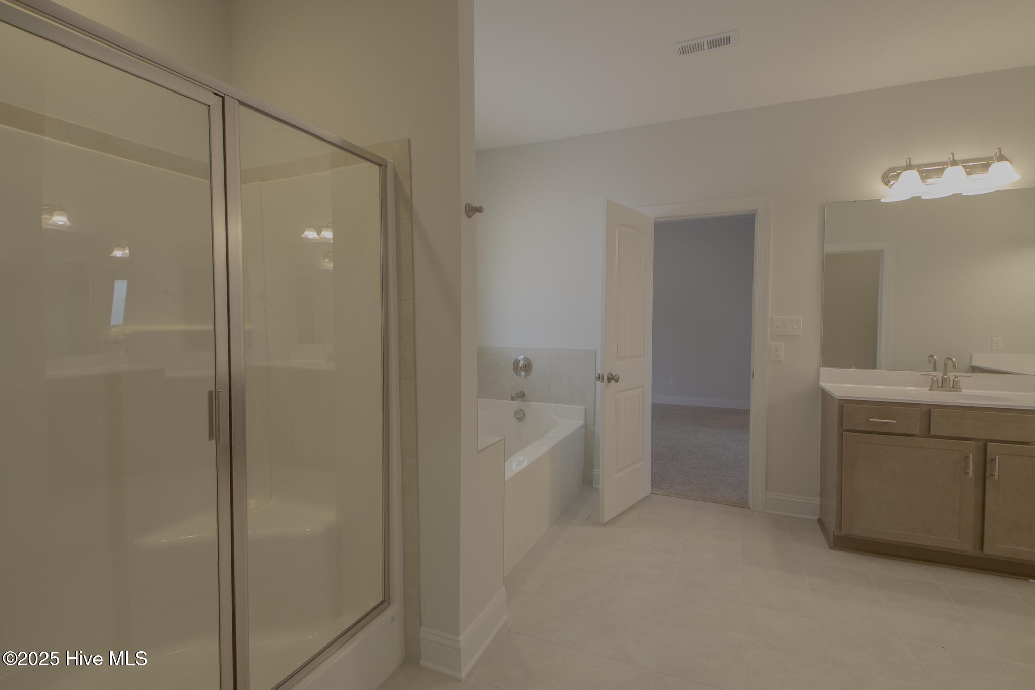 100497449 | Photo 19