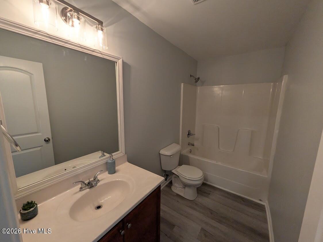 100566227 | Photo 18