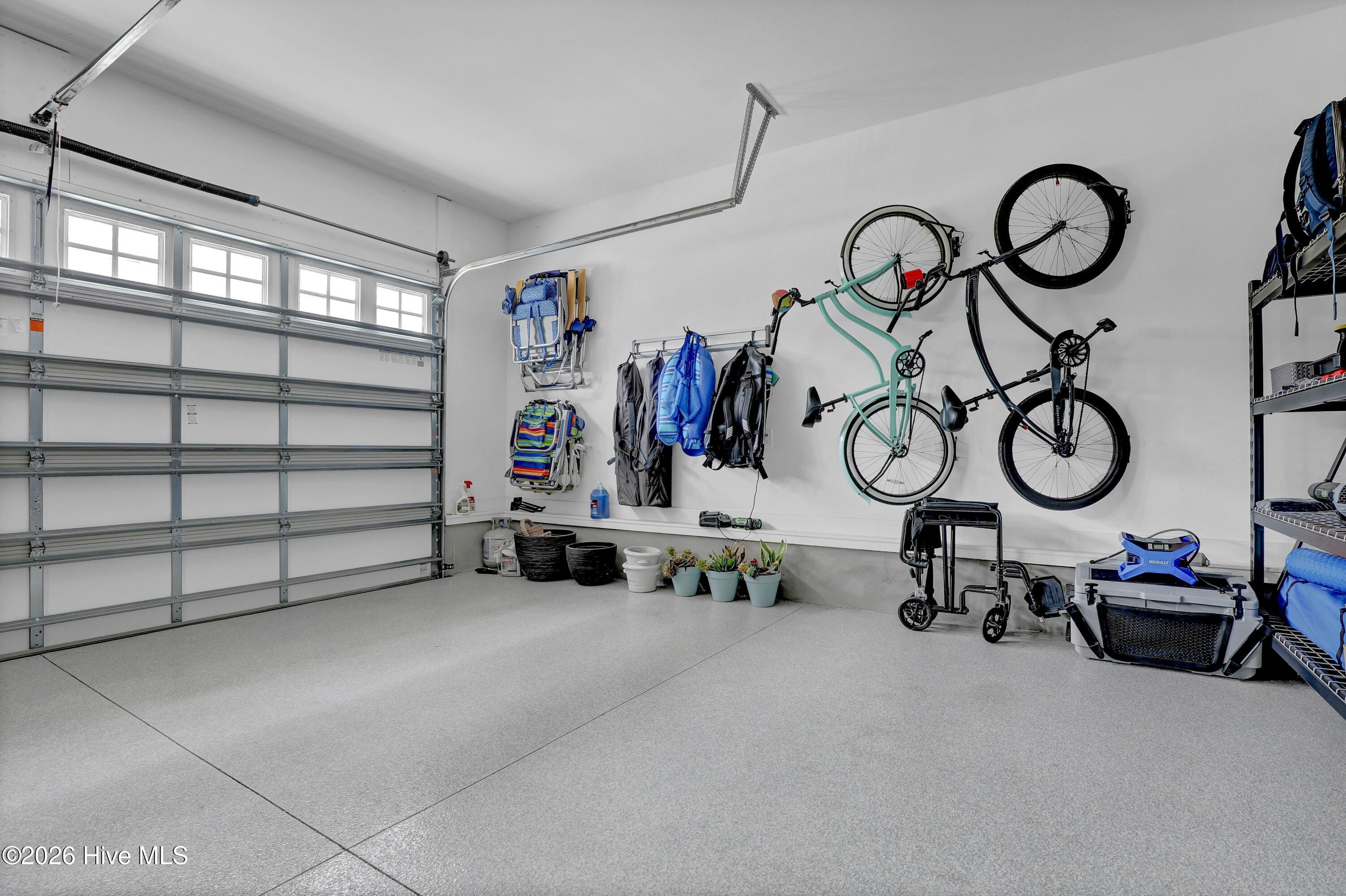 100565669 | Photo 39