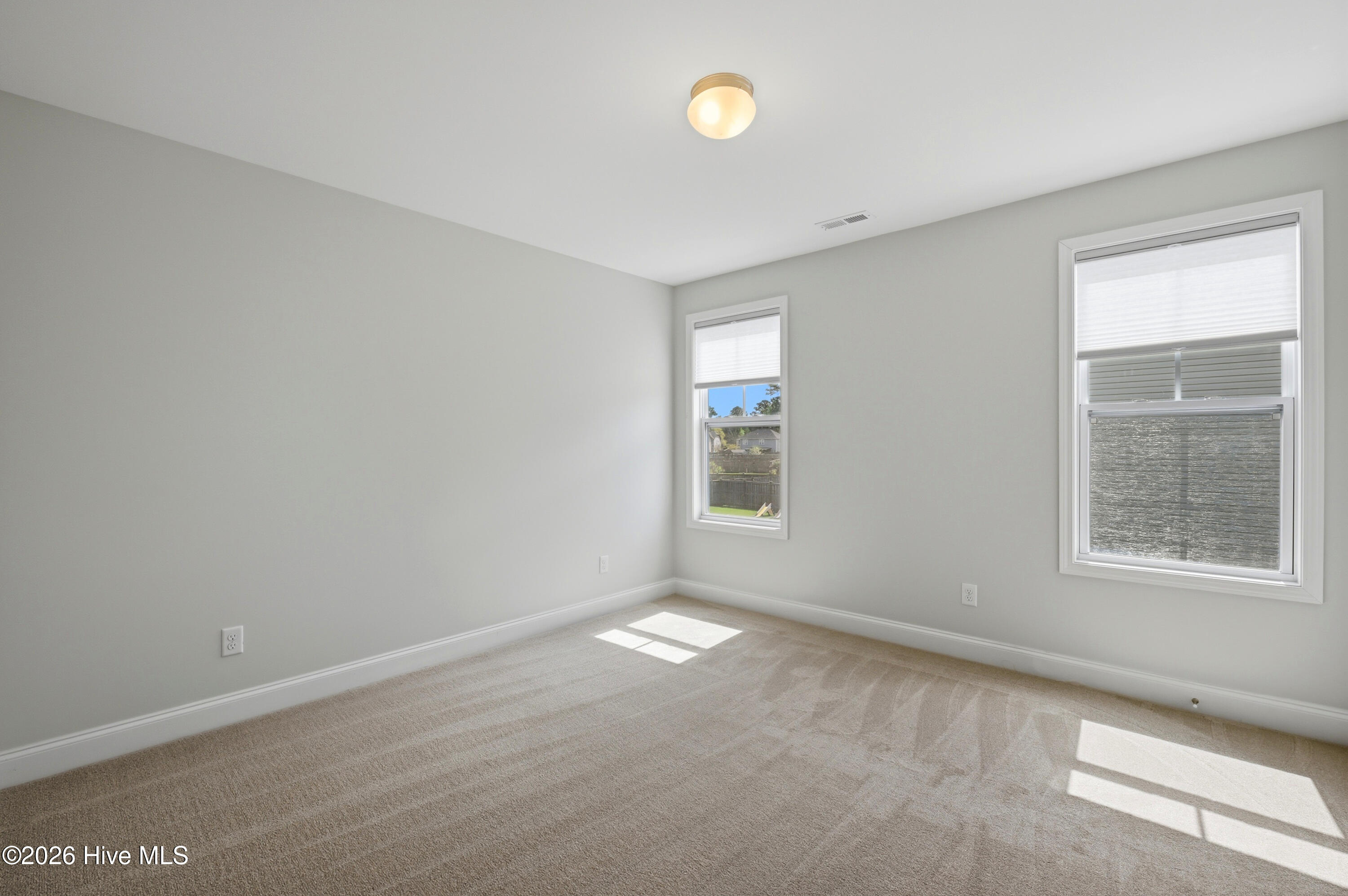 100563104 | Photo 28