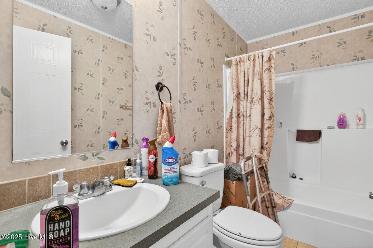 100523427 | Photo 15