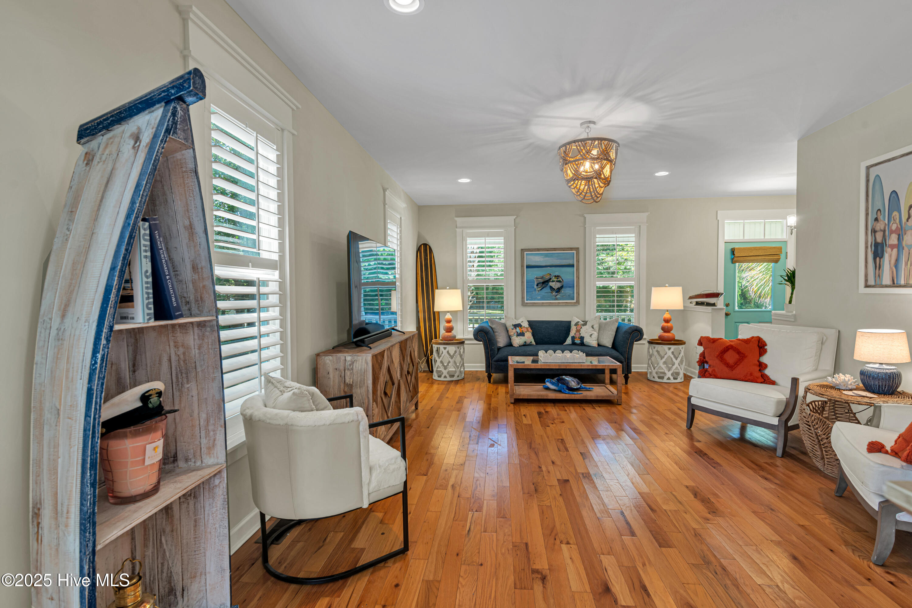 100530224 | Photo 15