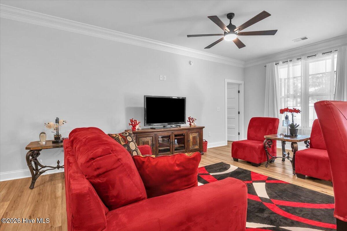 100552263 | Photo 10