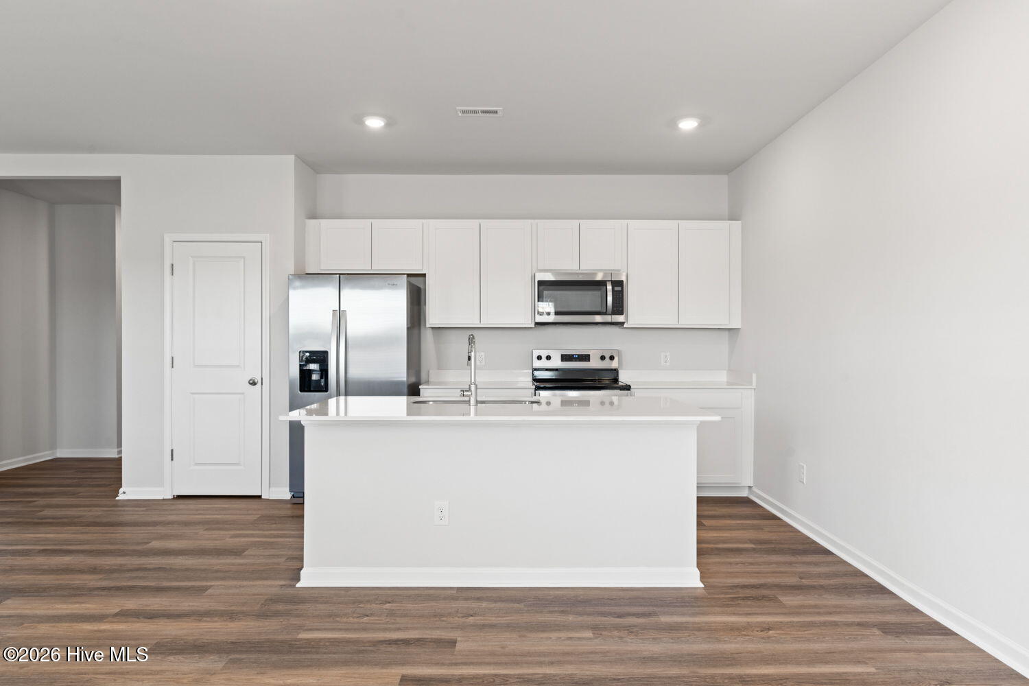 100535039 | Photo 14