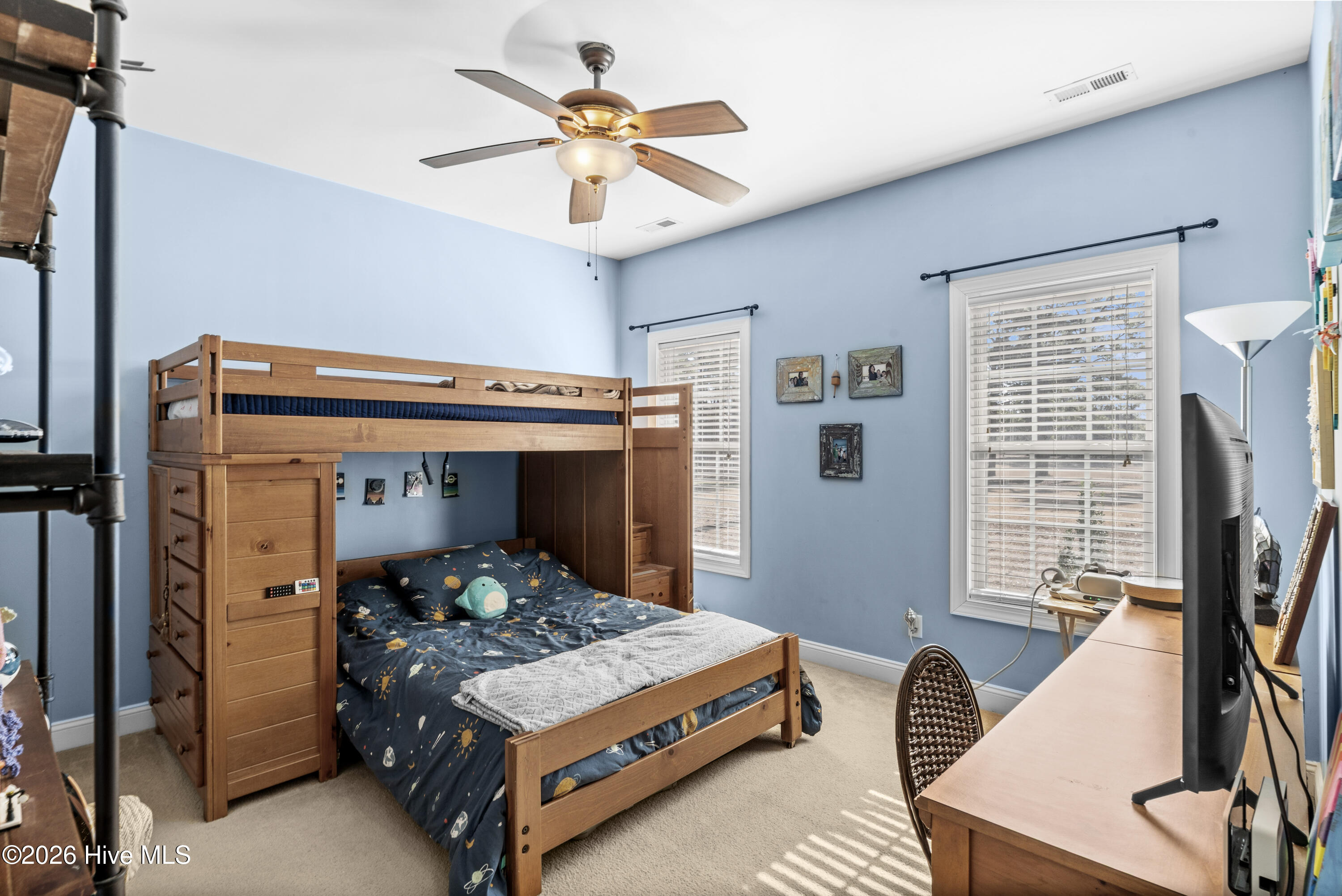 100550440 | Photo 42