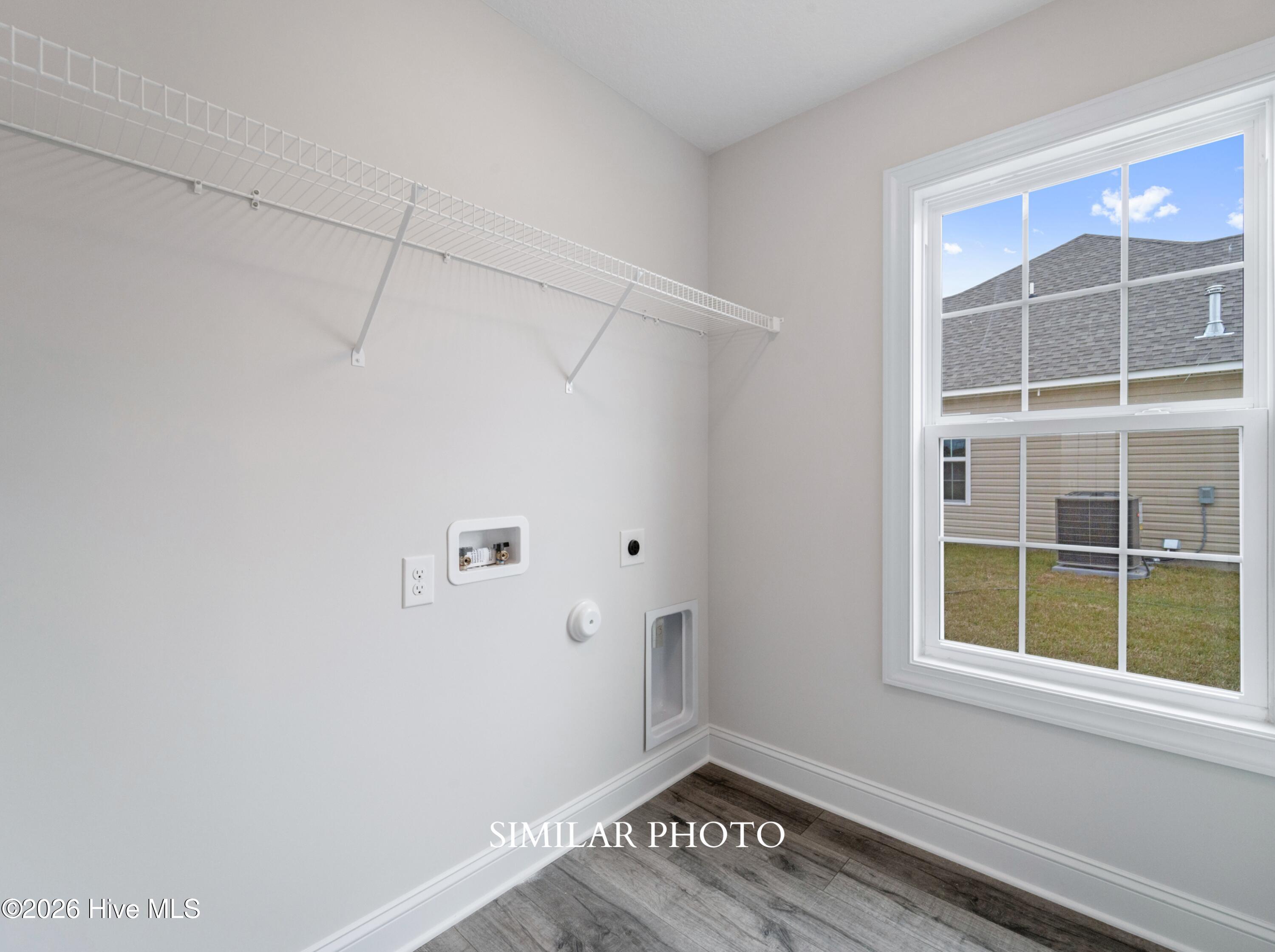 100563067 | Photo 28