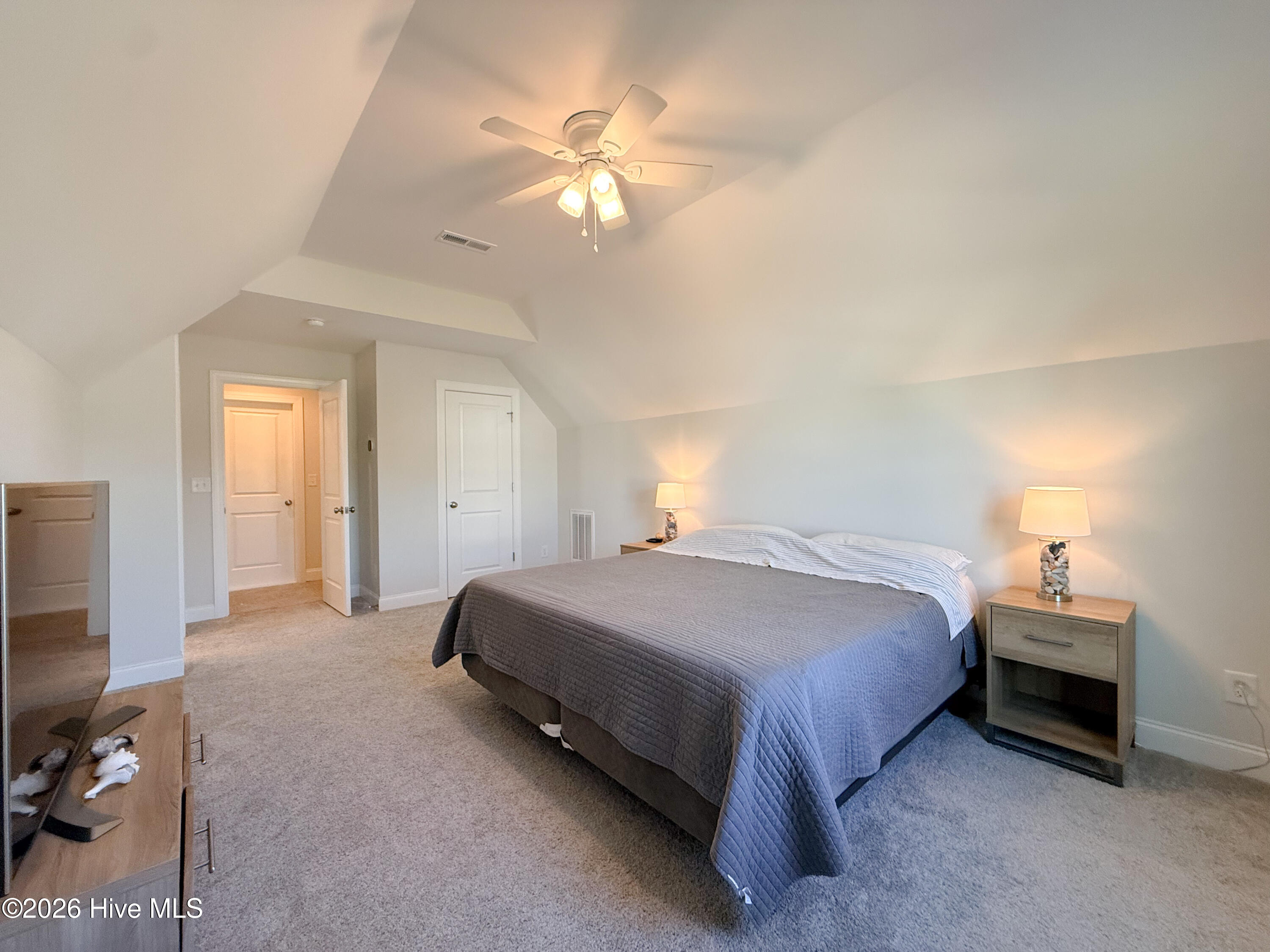 100567915 | Photo 58