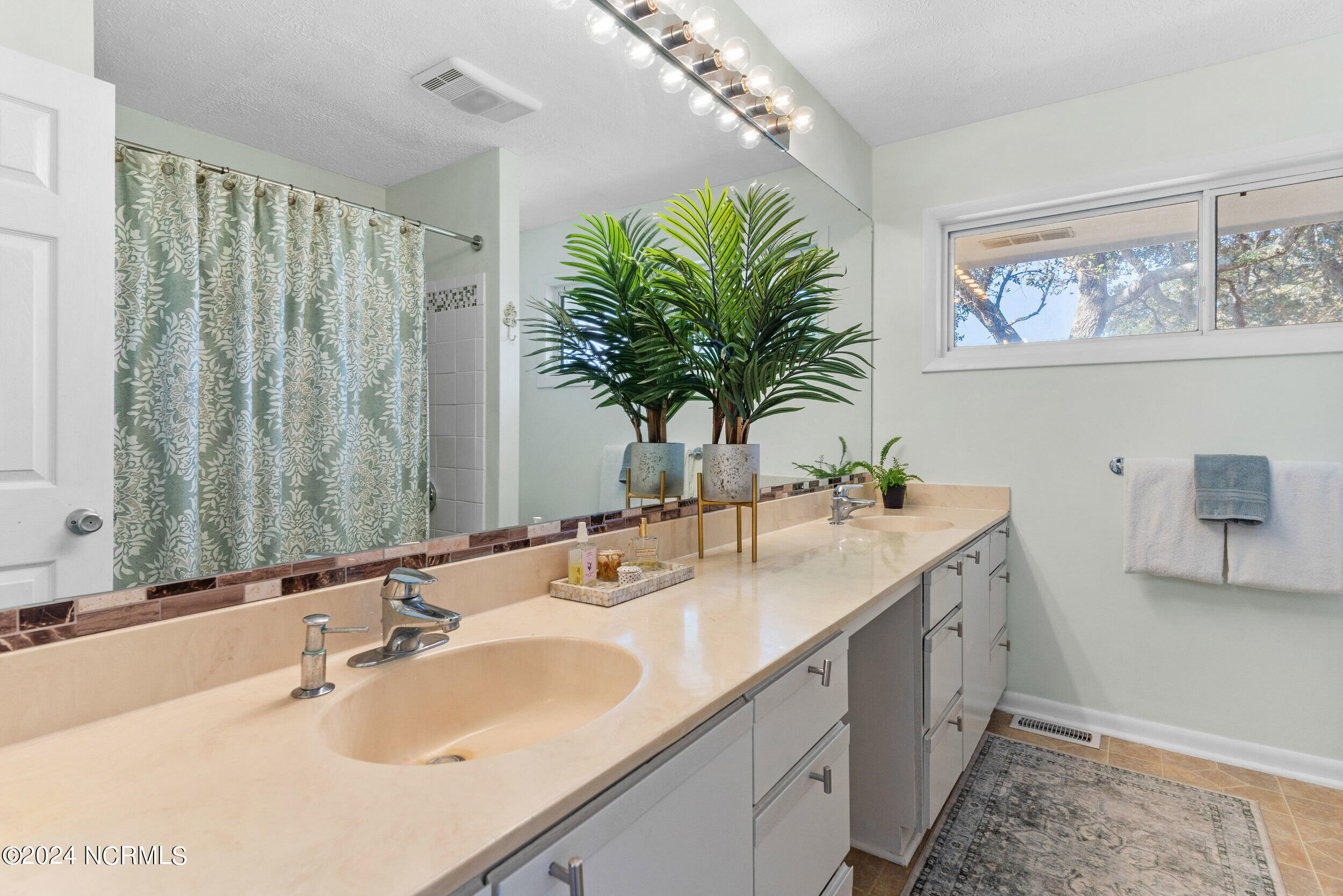 100555559 | Photo 15