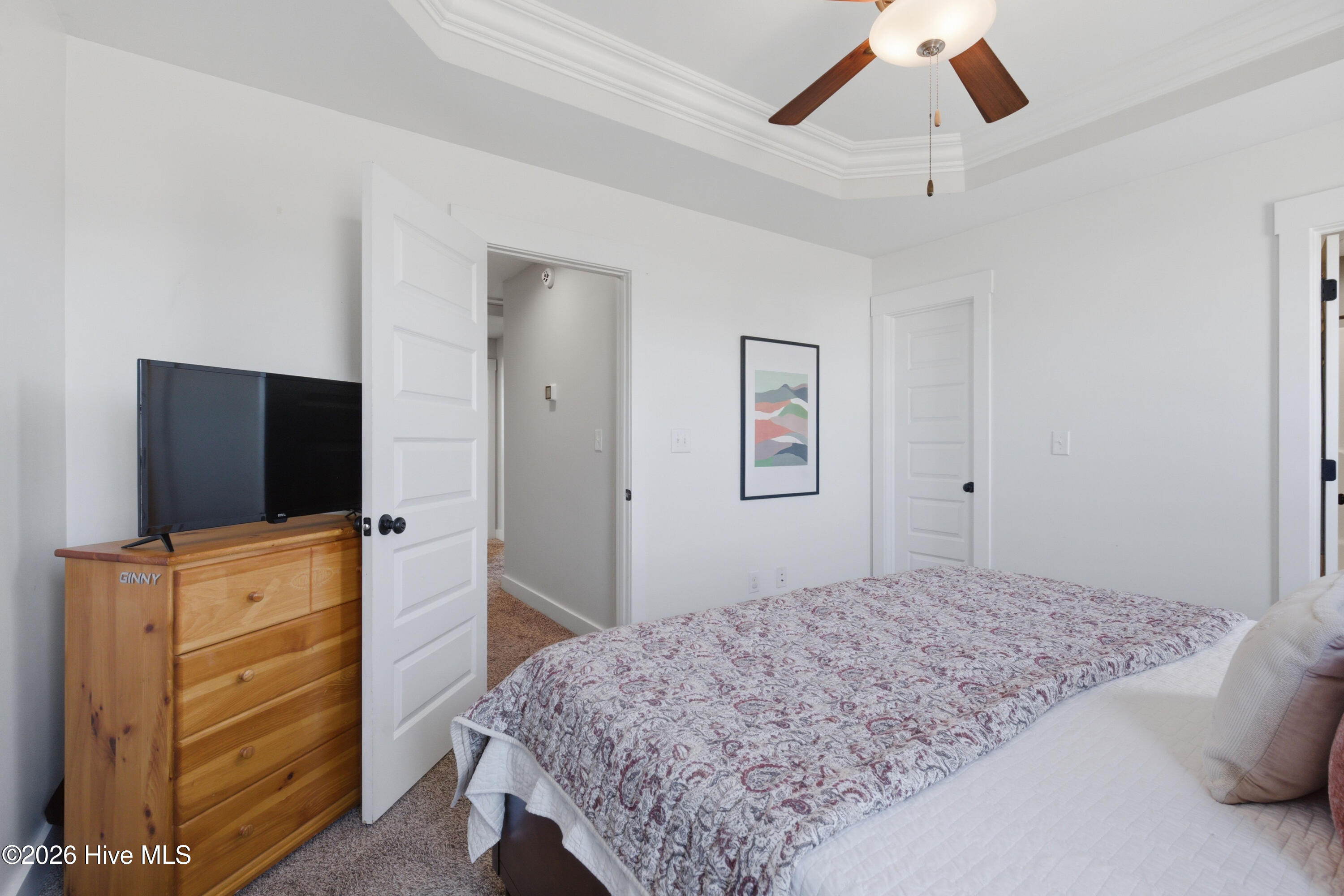 100562643 | Photo 22