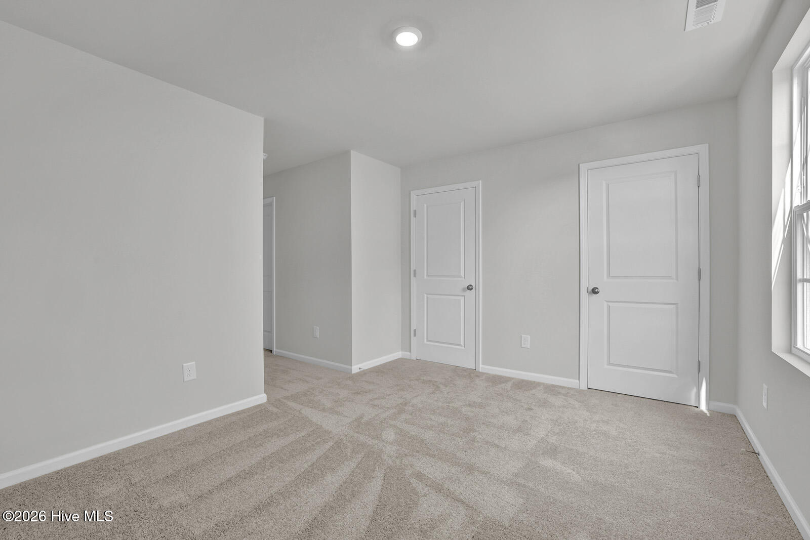 100550125 | Photo 26