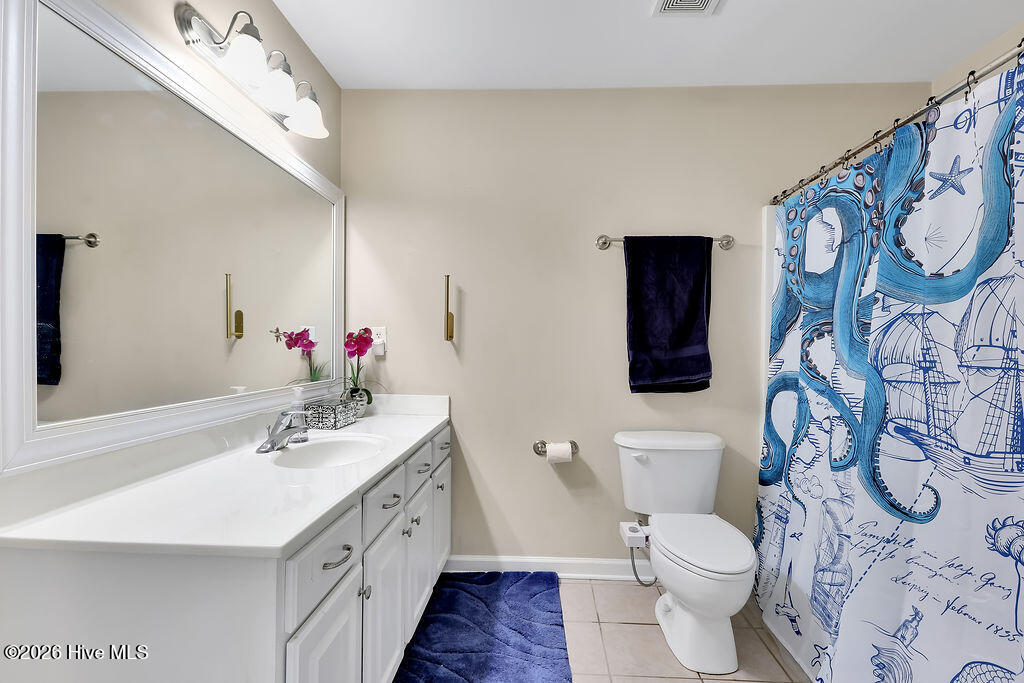 100558942 | Photo 17