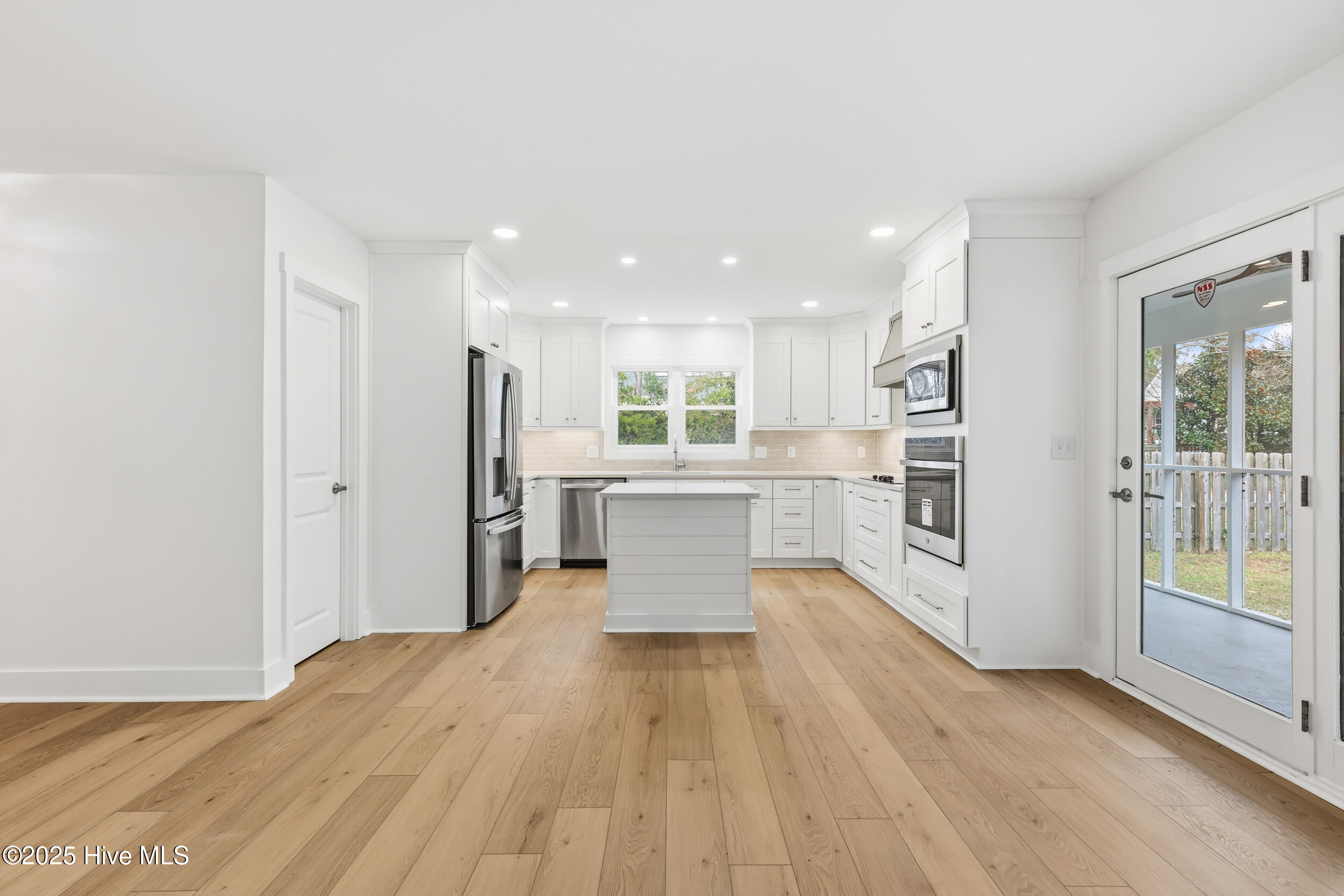 100544794 | Photo 18