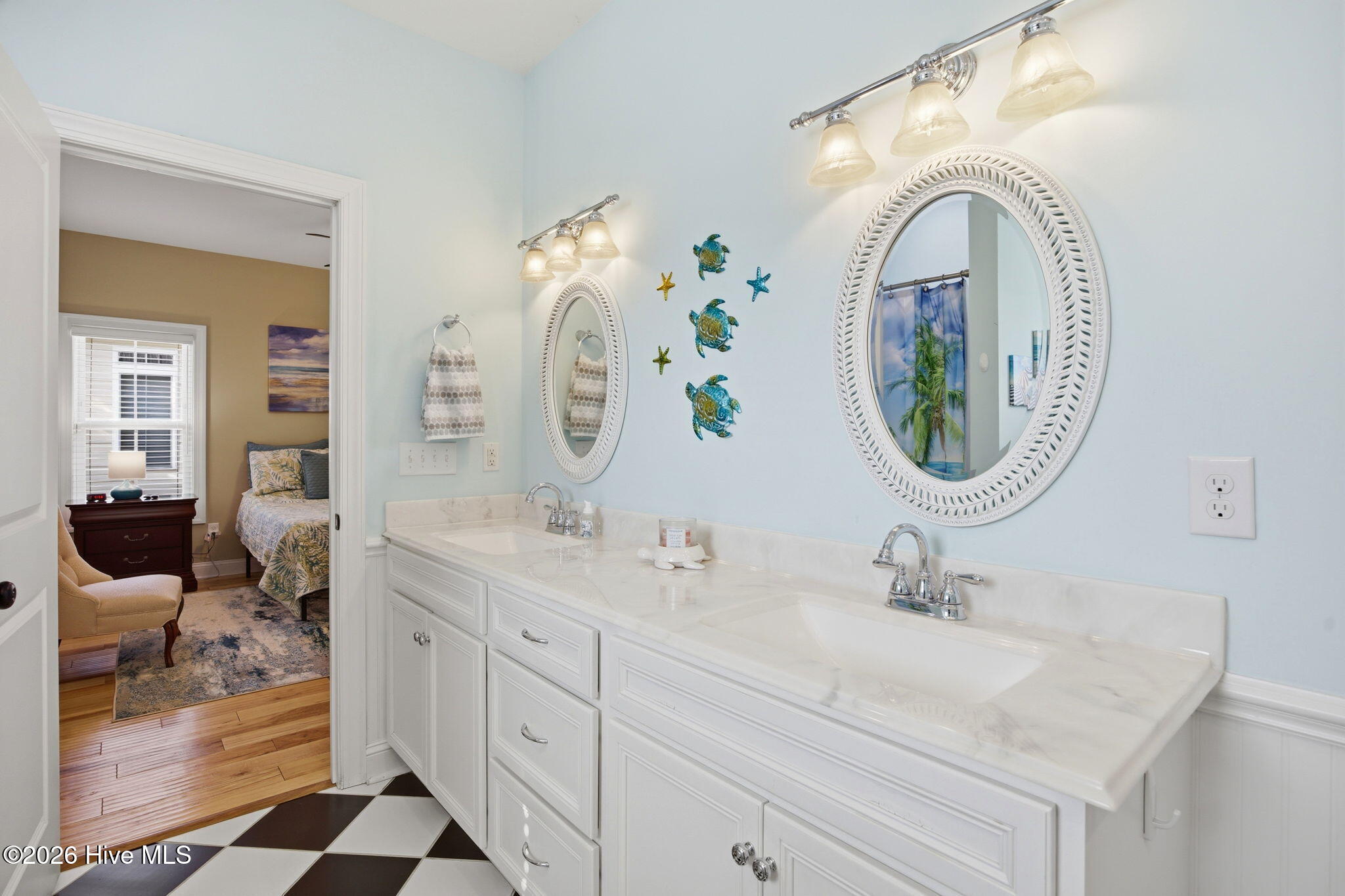 100569649 | Photo 19