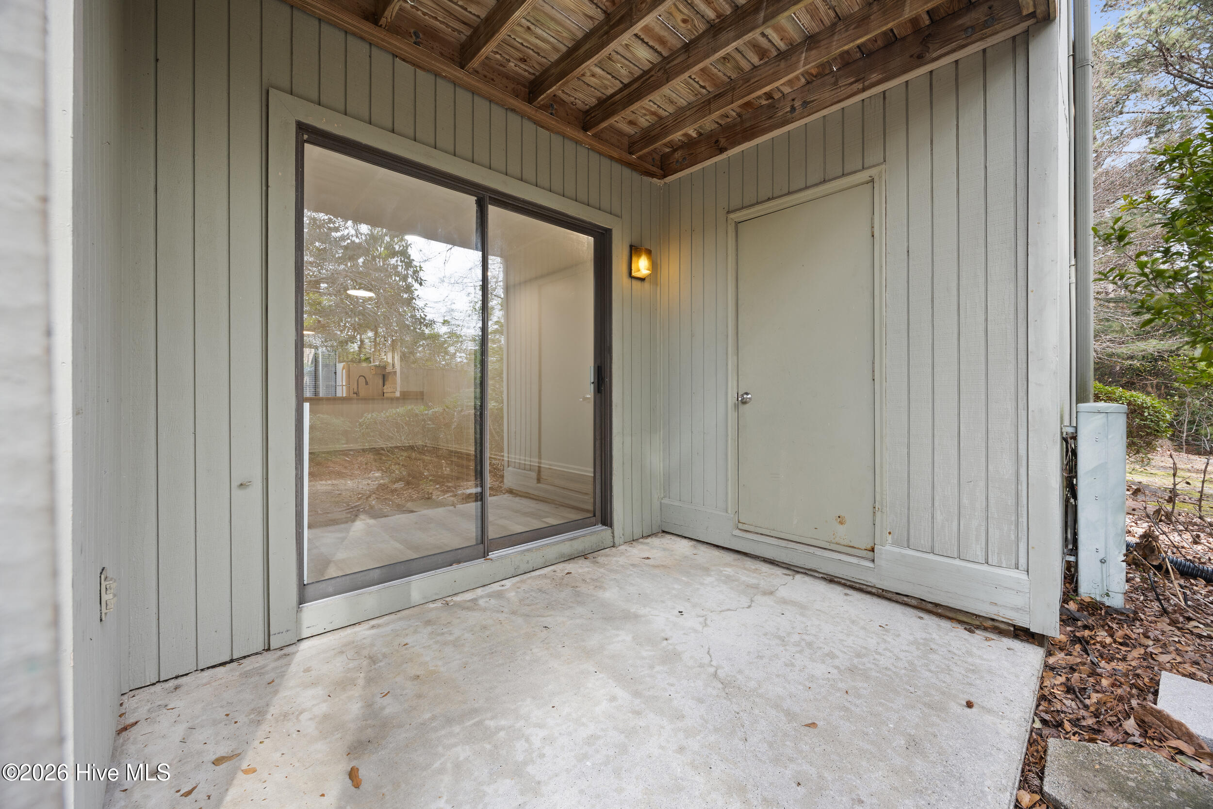 100557067 | Photo 21