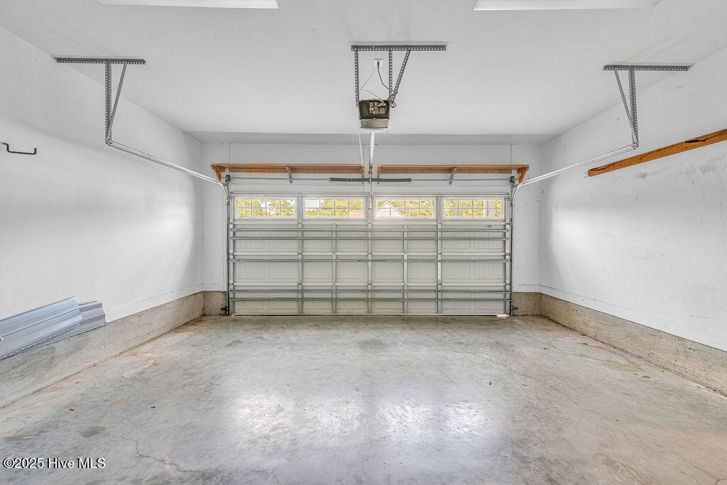 100535510 | Photo 23