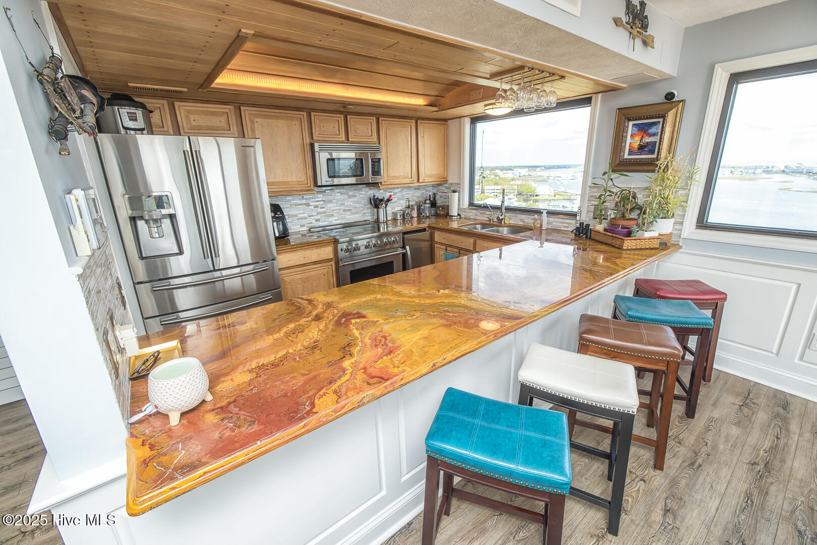 100567097 | Photo 13