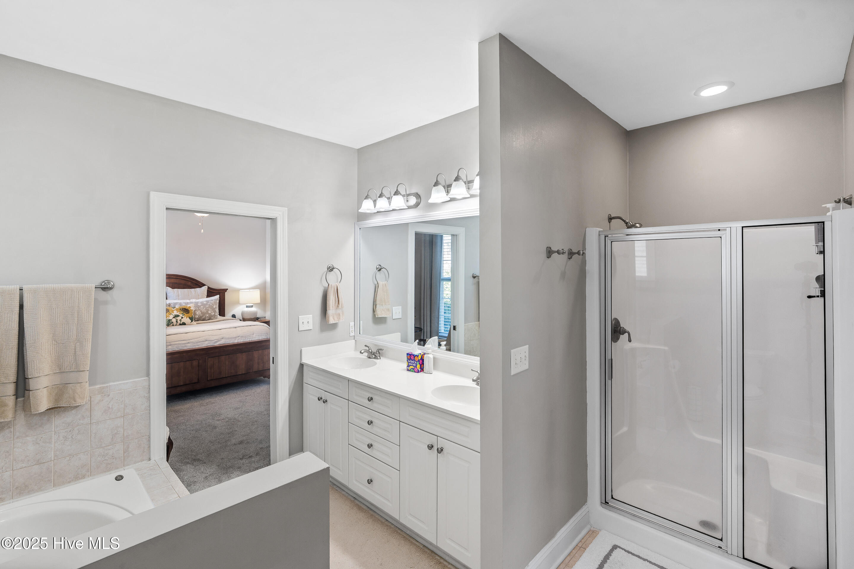 100528274 | Photo 28