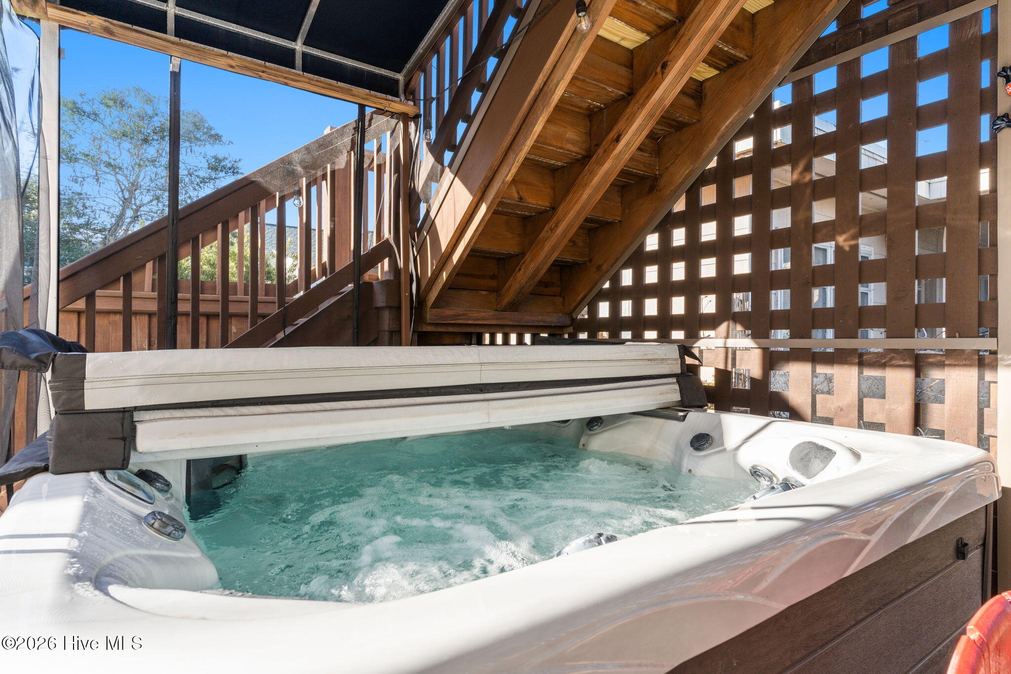 100546382 | Photo 19