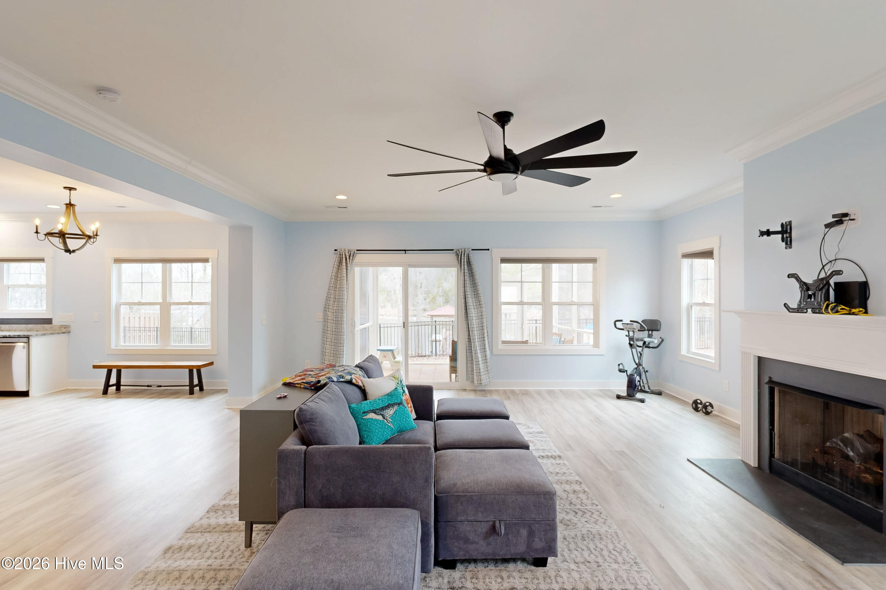 100557107 | Photo 15