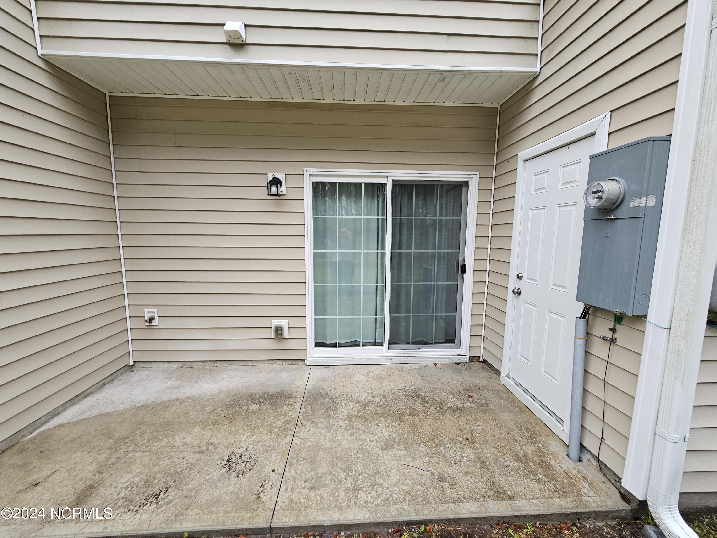 100548759 | Photo 14