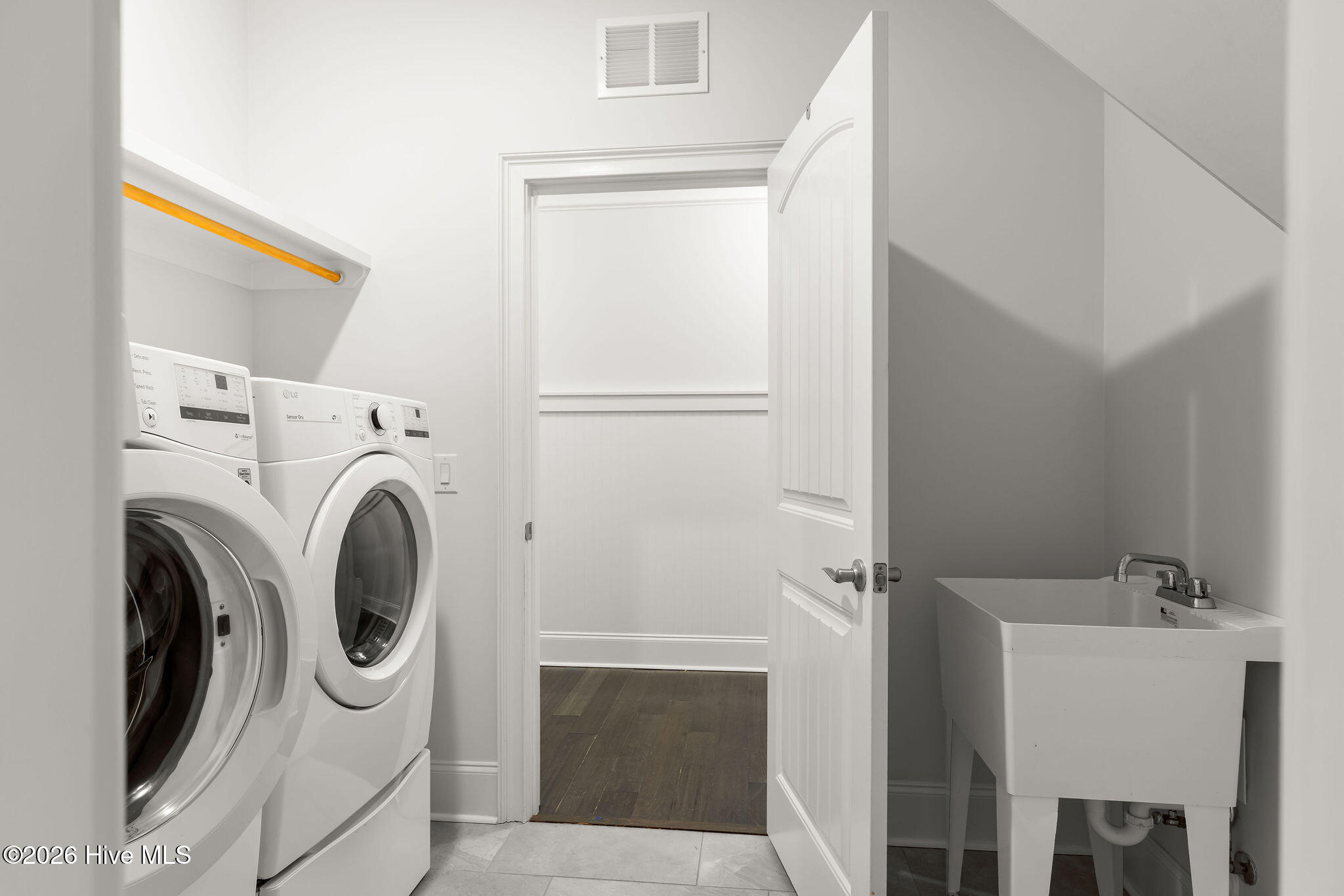 100554356 | Photo 33