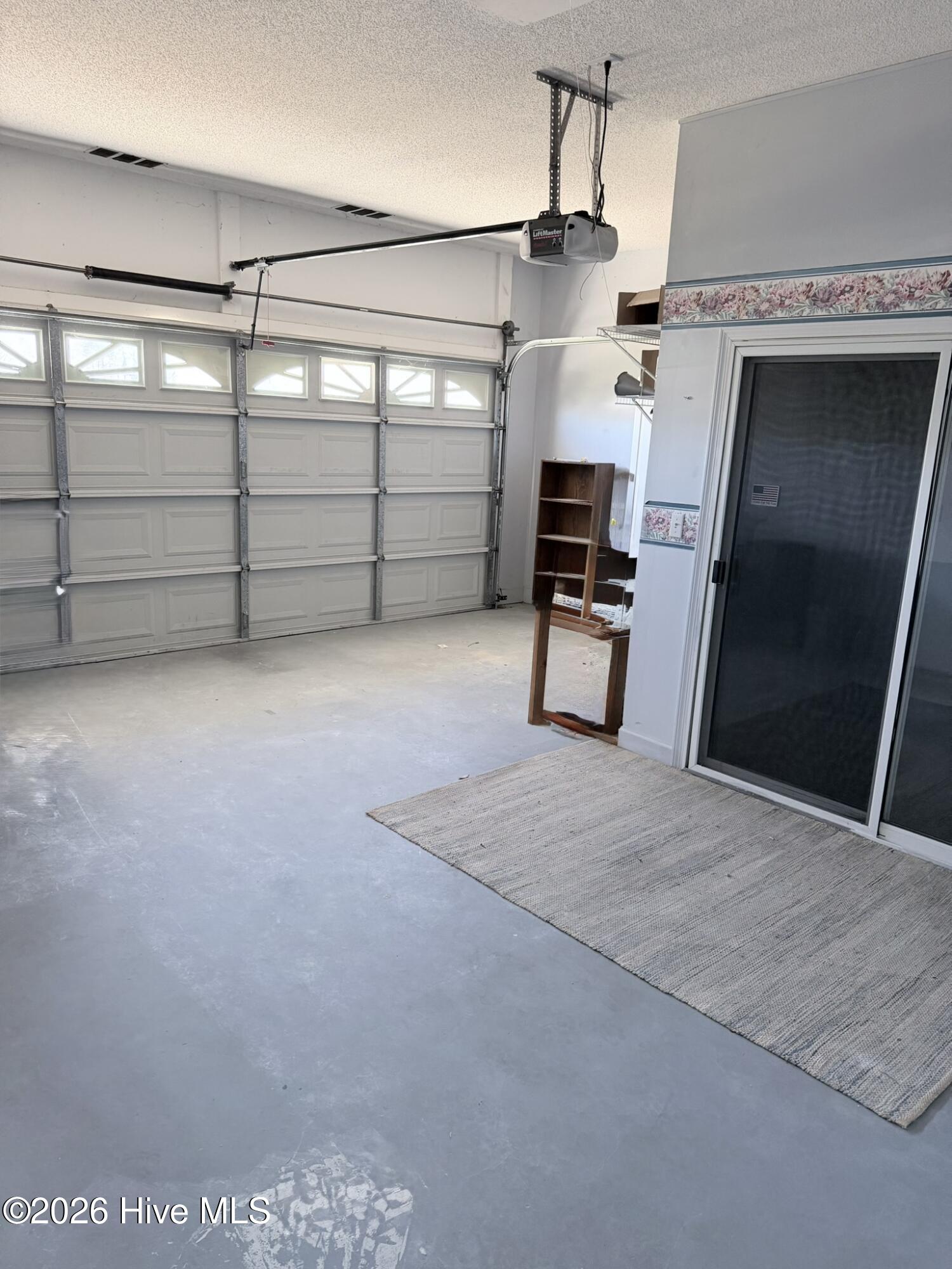 100557322 | Photo 22