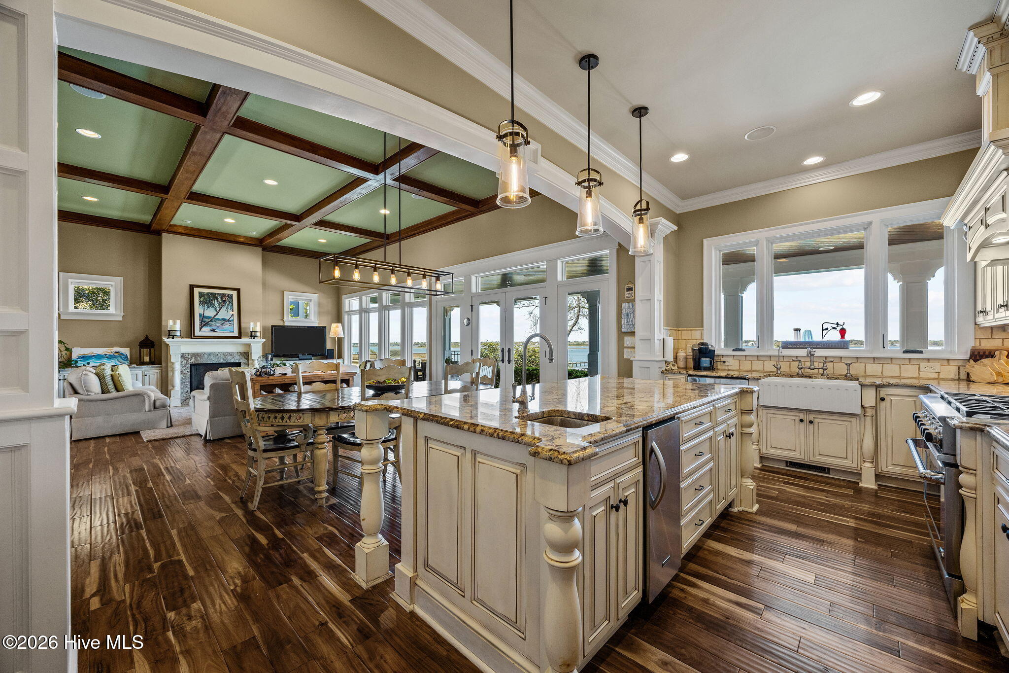 100564617 | Photo 29