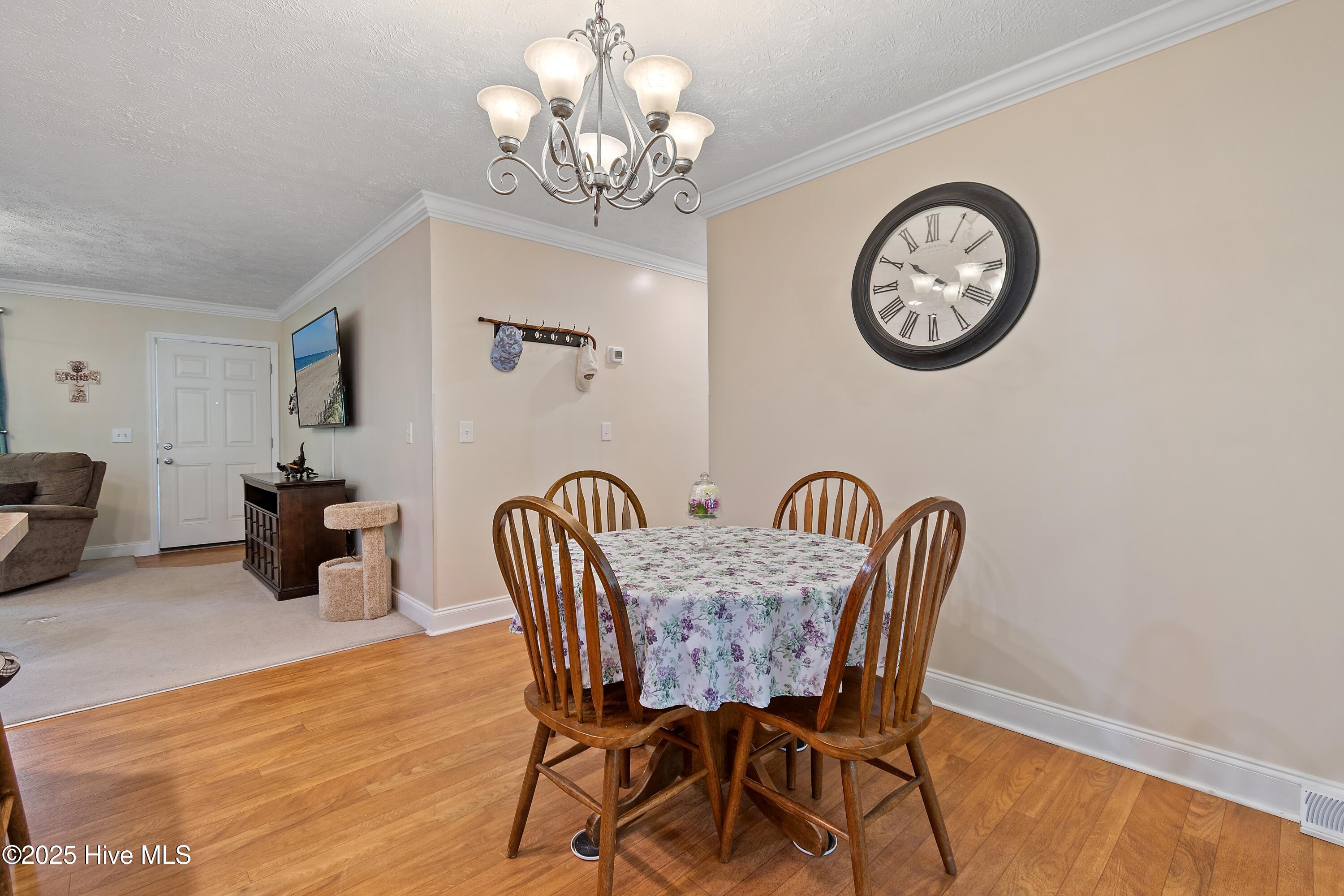 100504365 | Photo 15