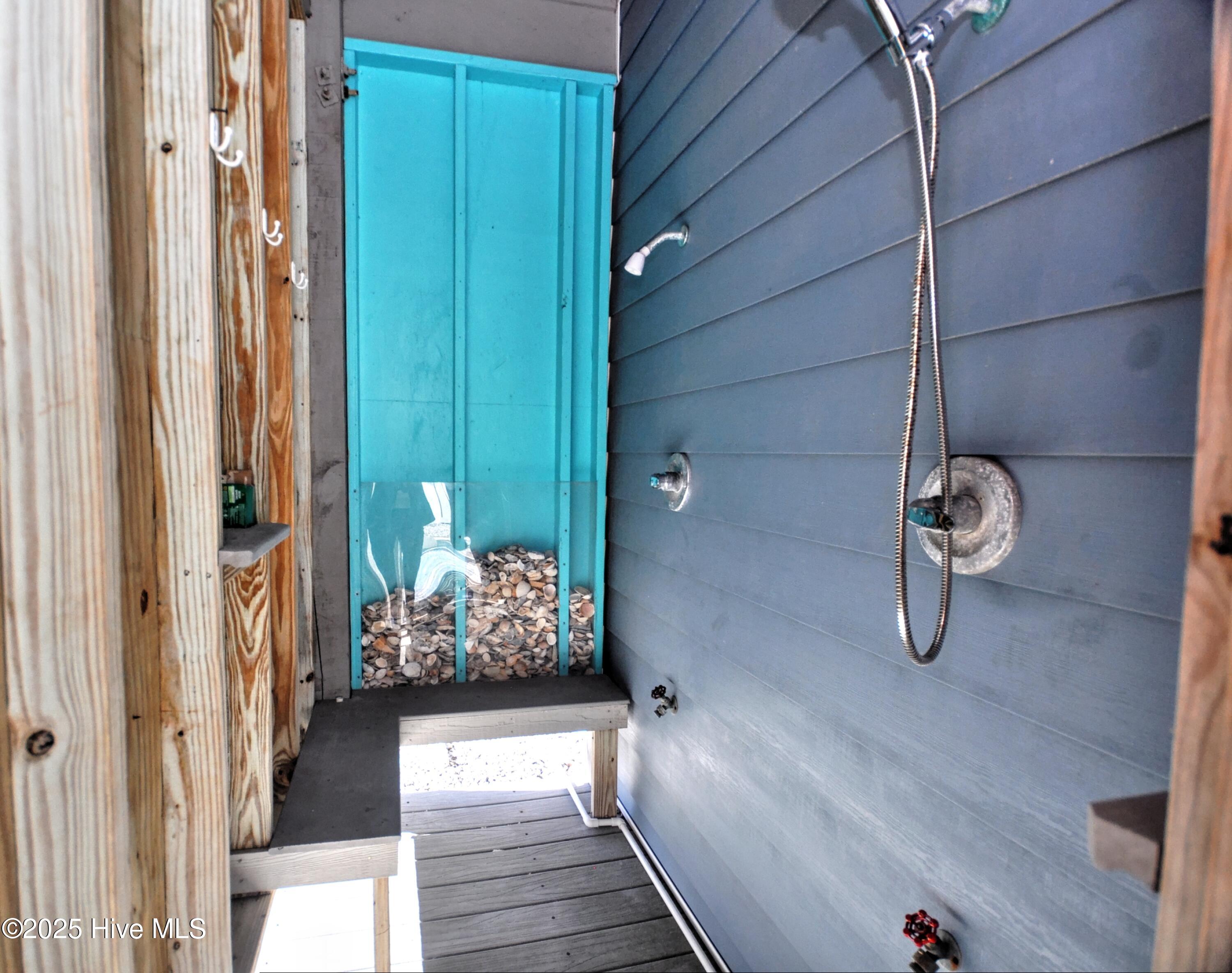 100545974 | Photo 35