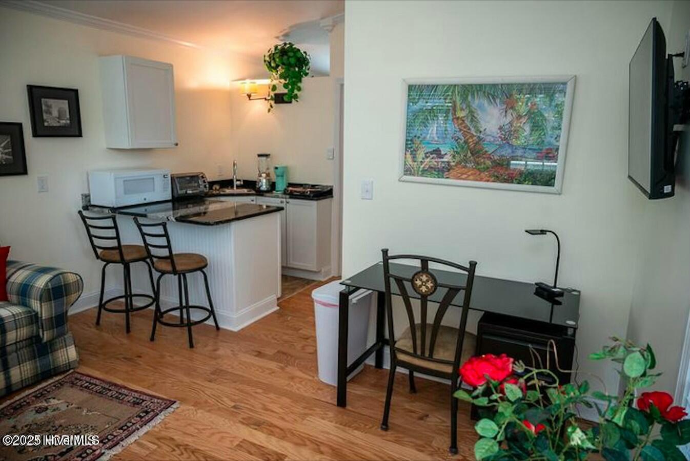 100490306 | Photo 33