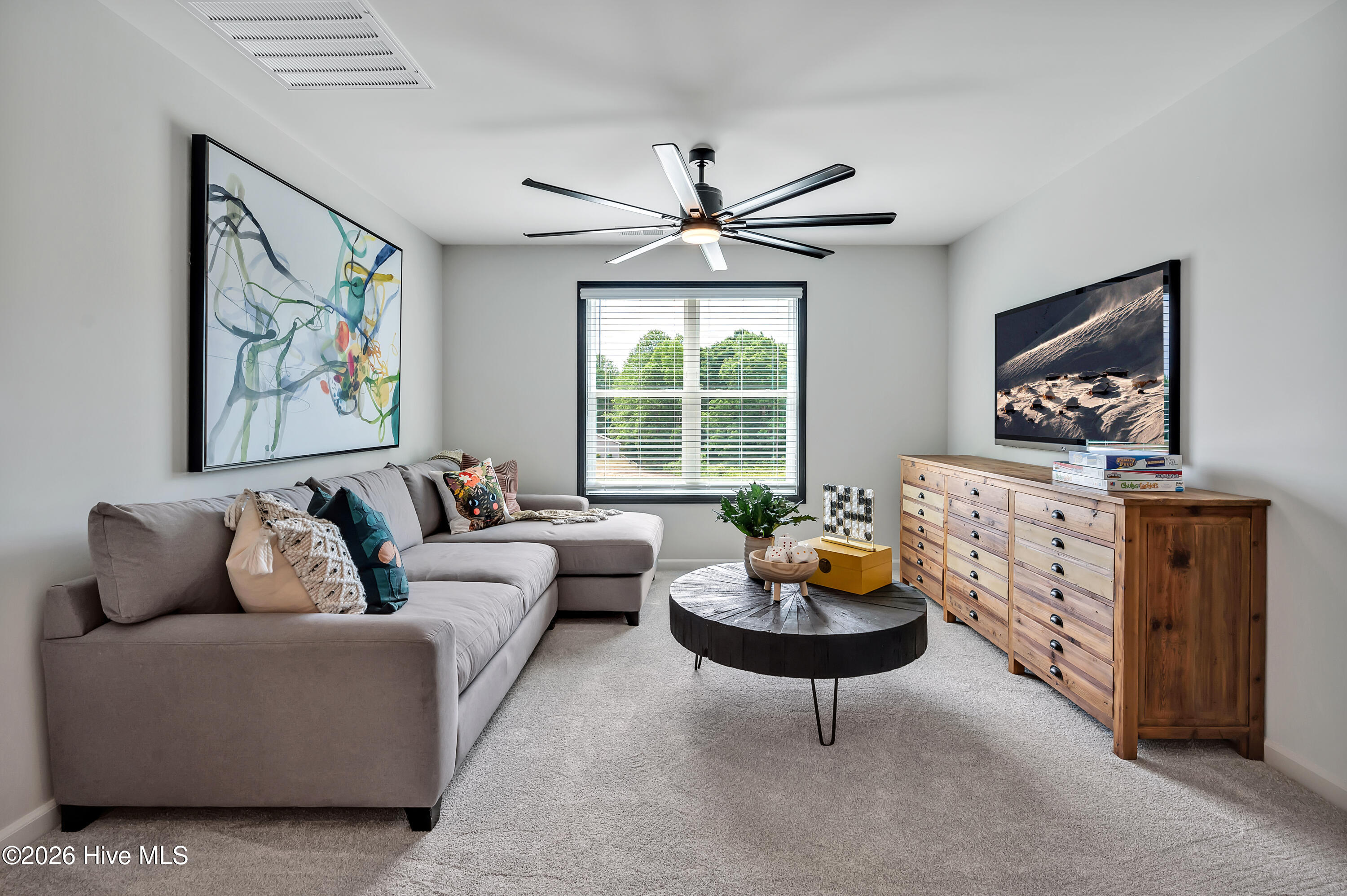 100548090 | Photo 17