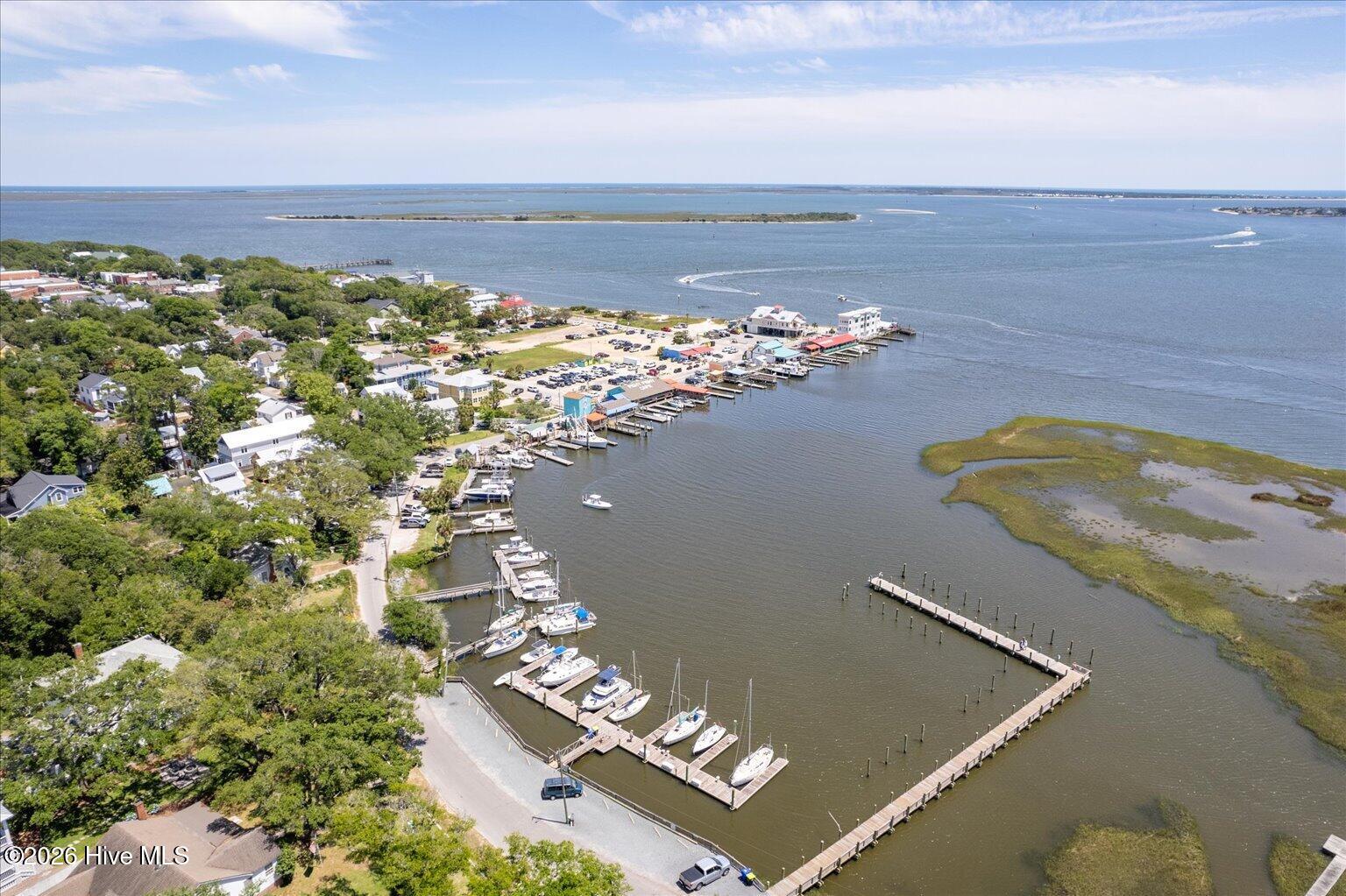 100558817 | Photo 55