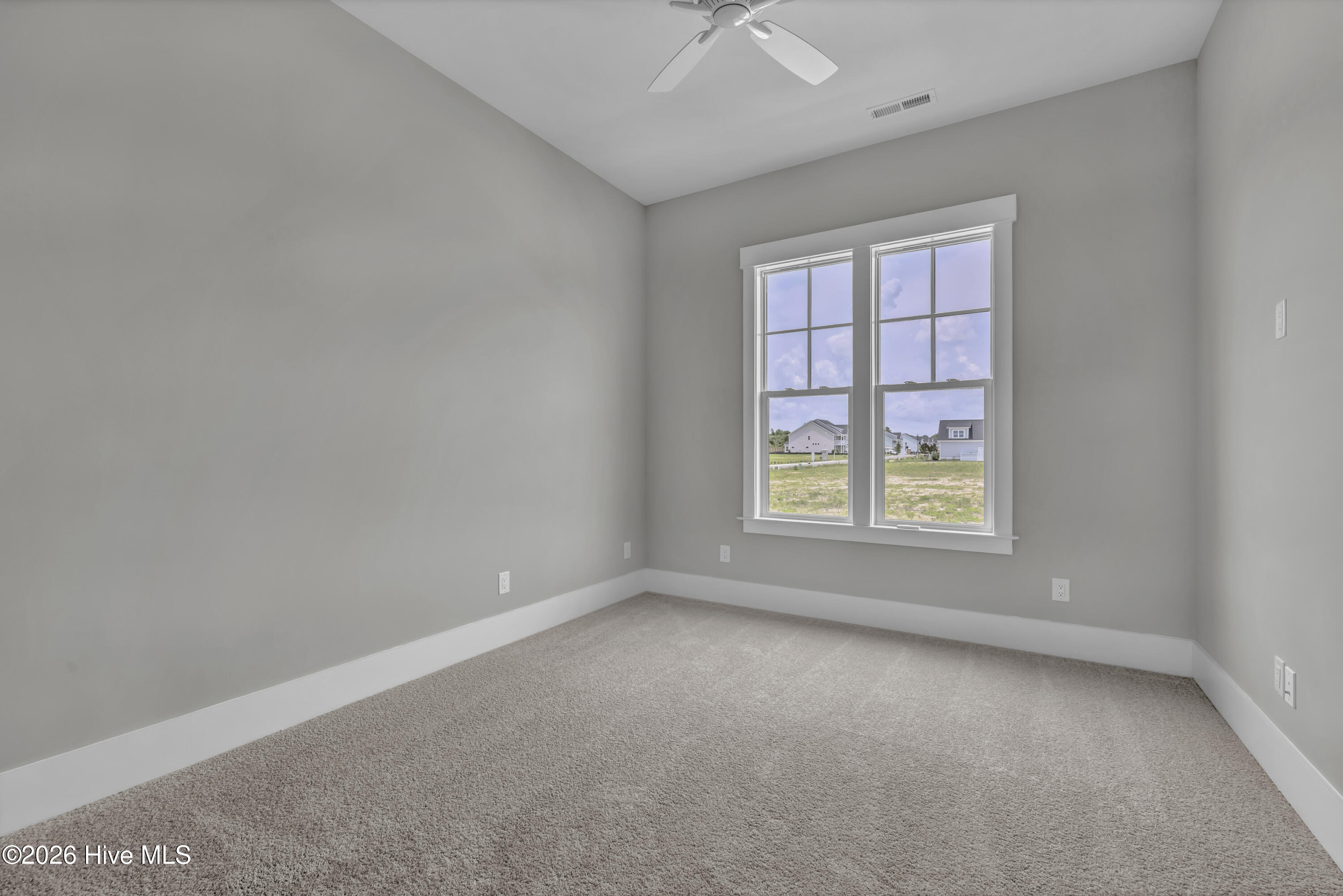 100553302 | Photo 22