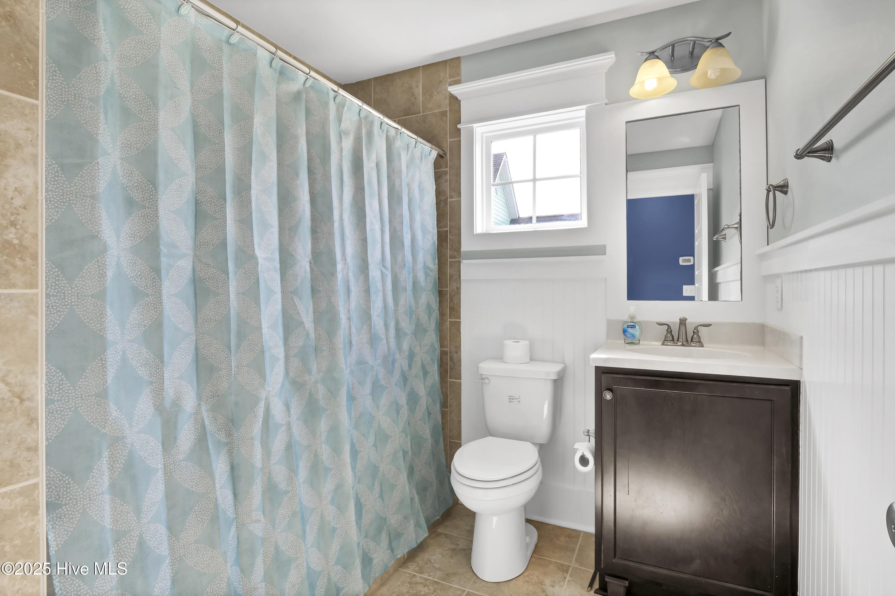 100537444 | Photo 28