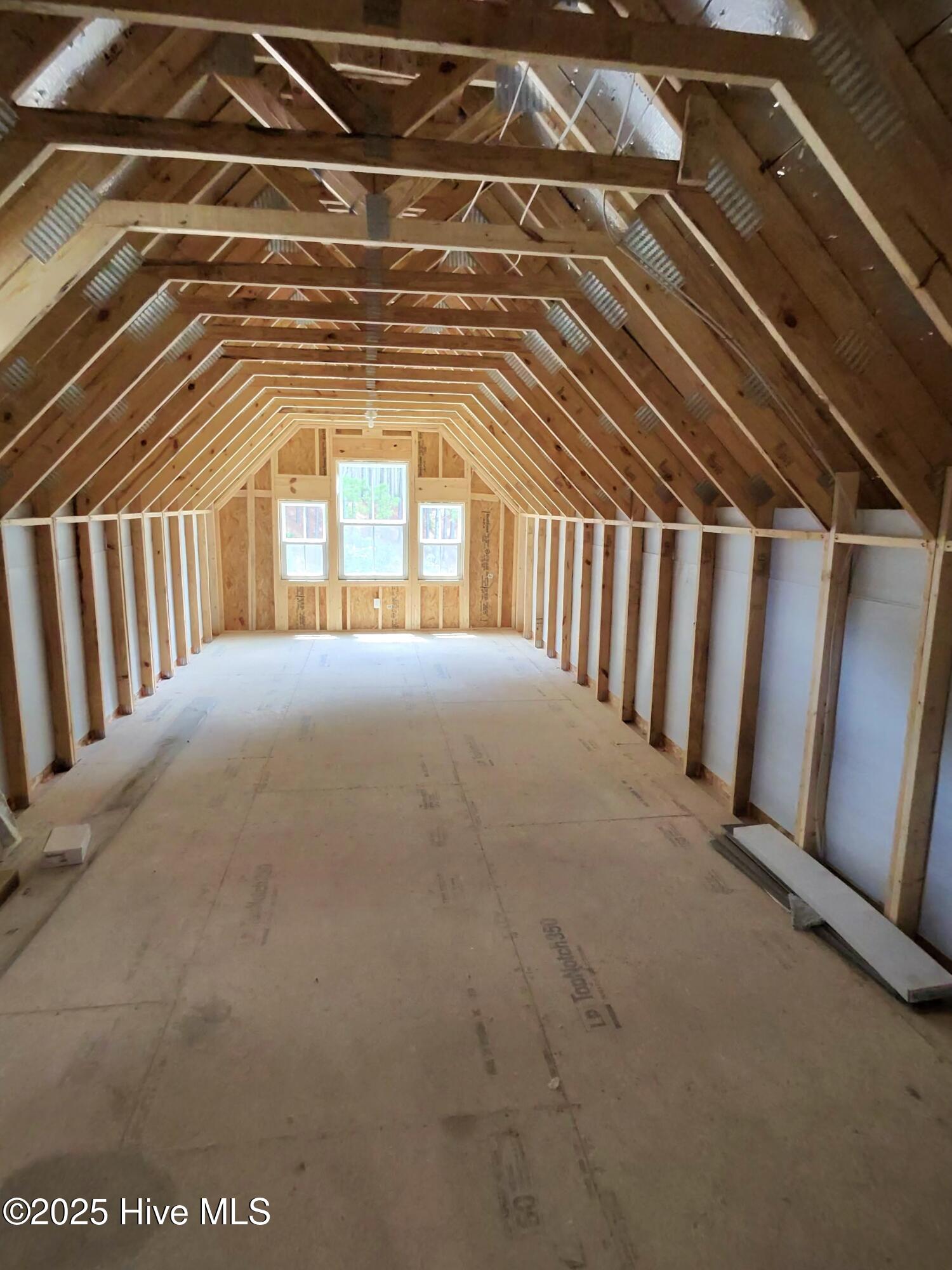 100518312 | Photo 28