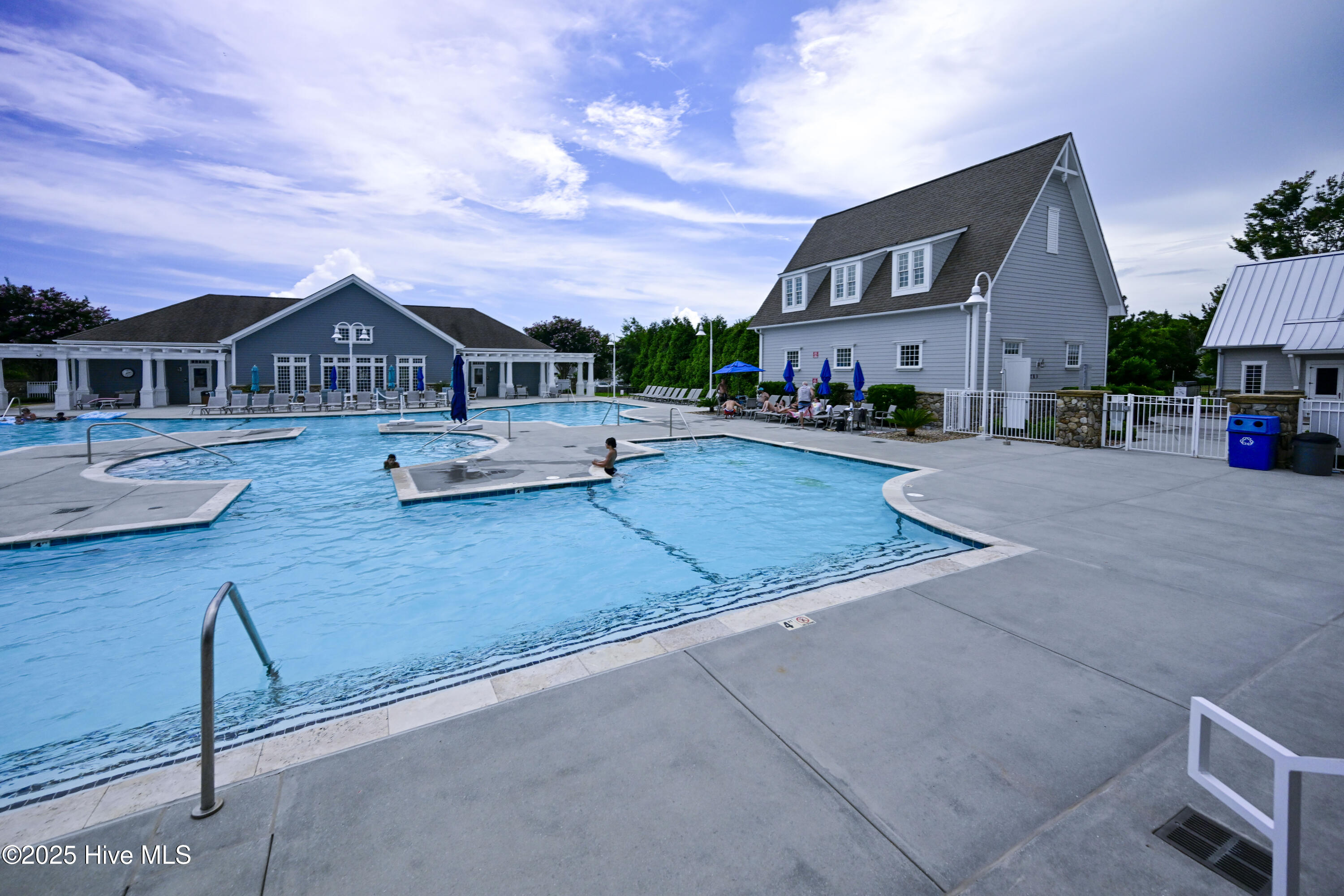 100523770 | Photo 59